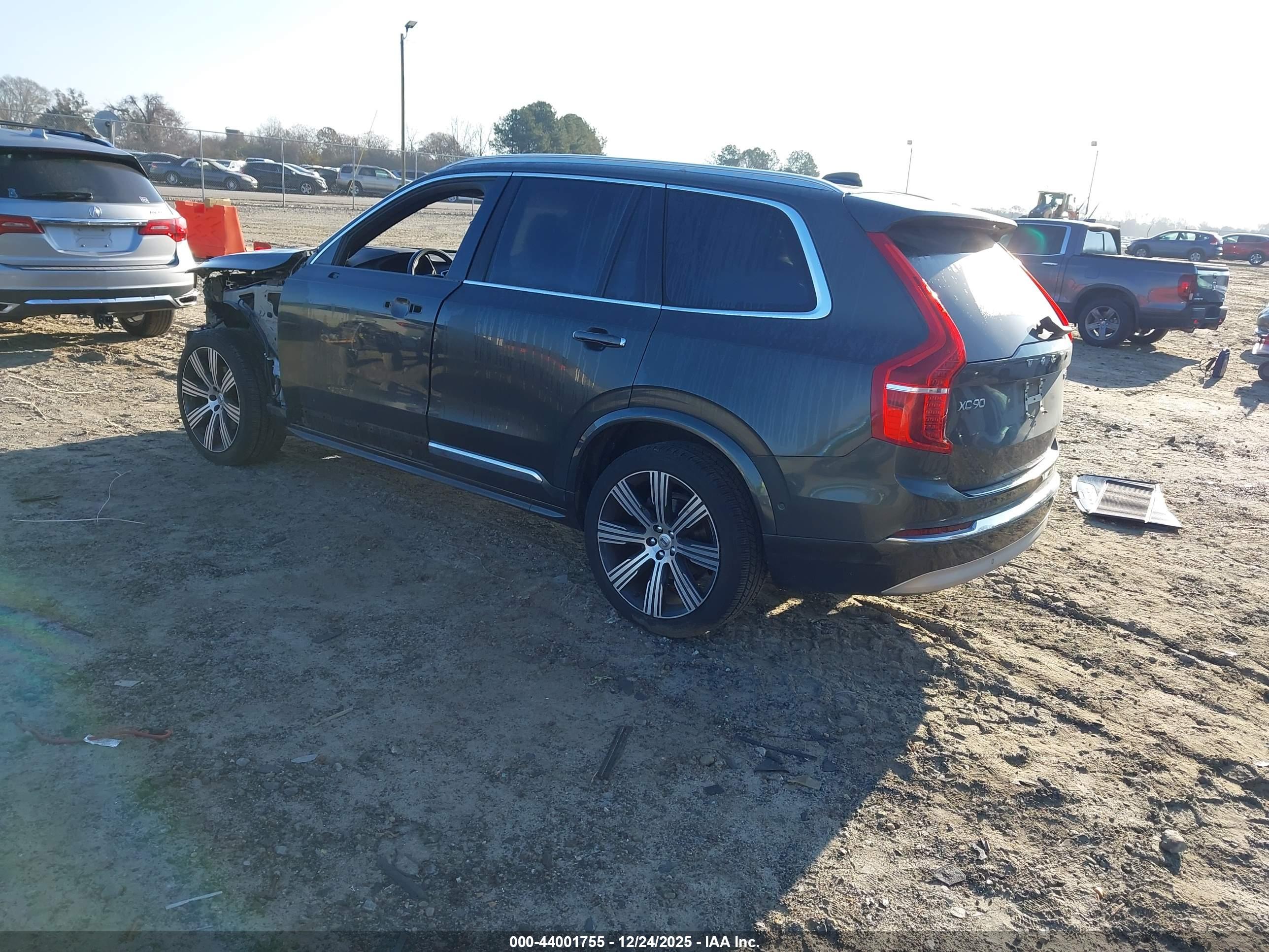 VOLVO XC90 image 3