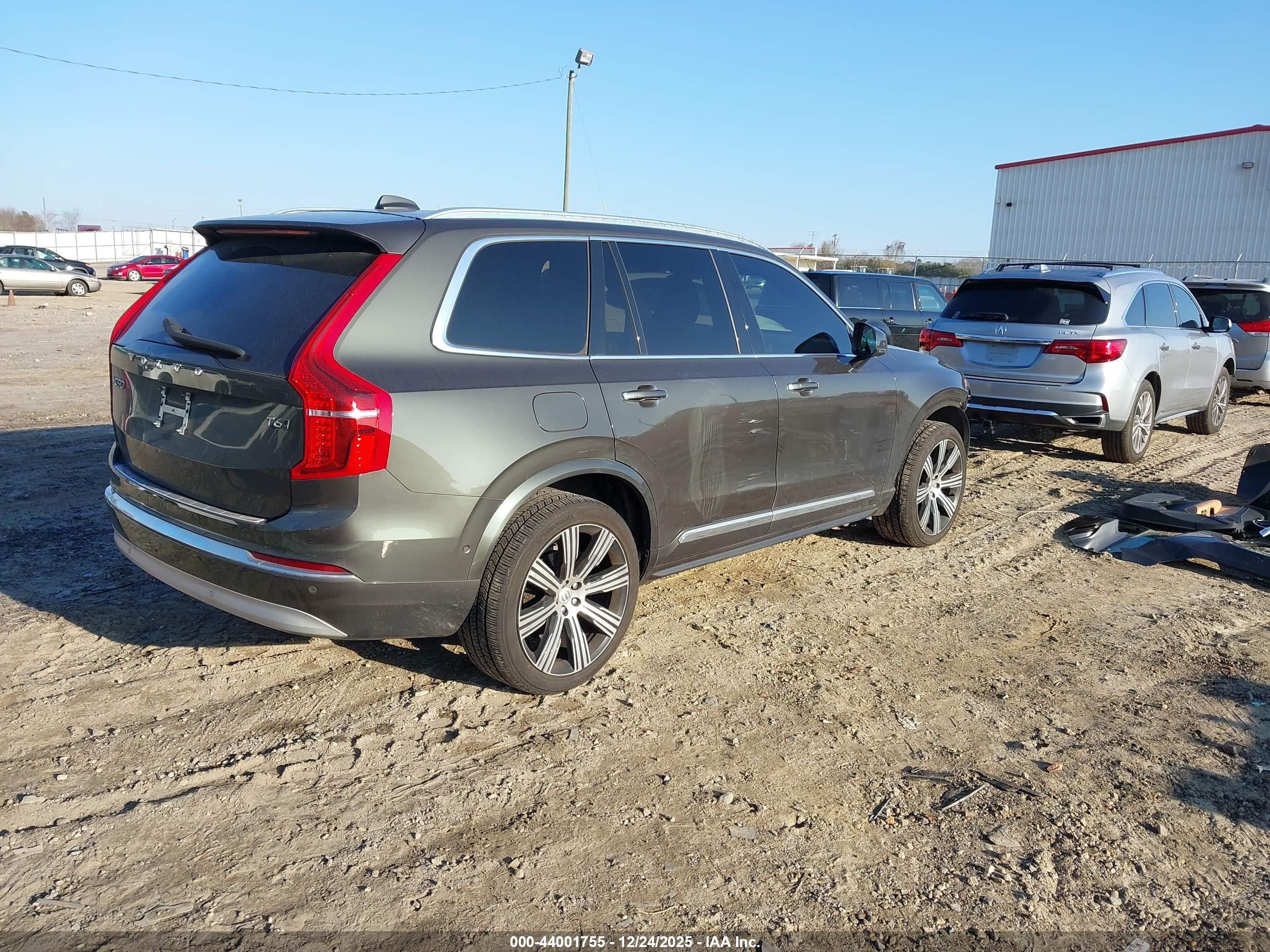 VOLVO XC90 image 4