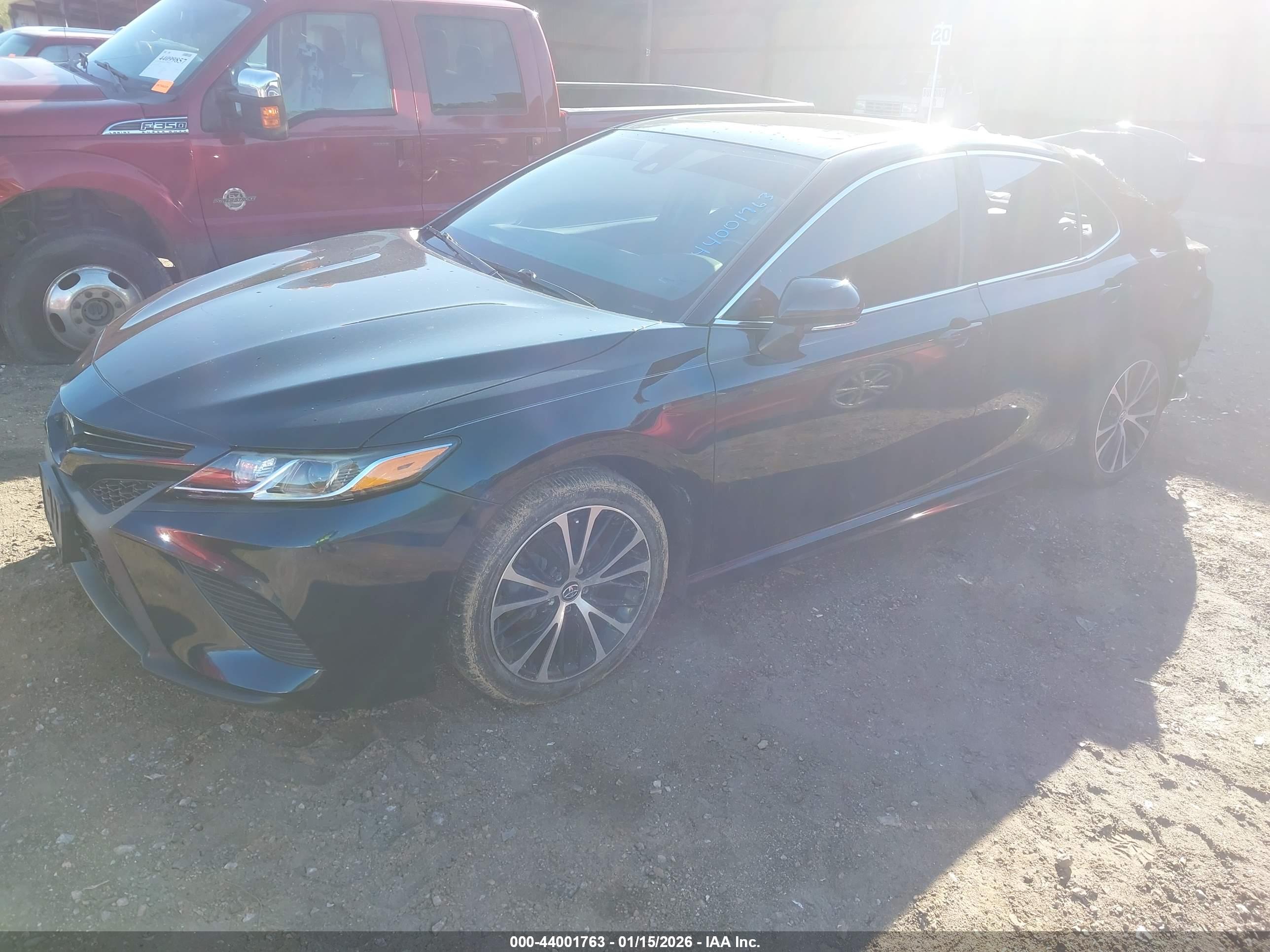 TOYOTA CAMRY image 2