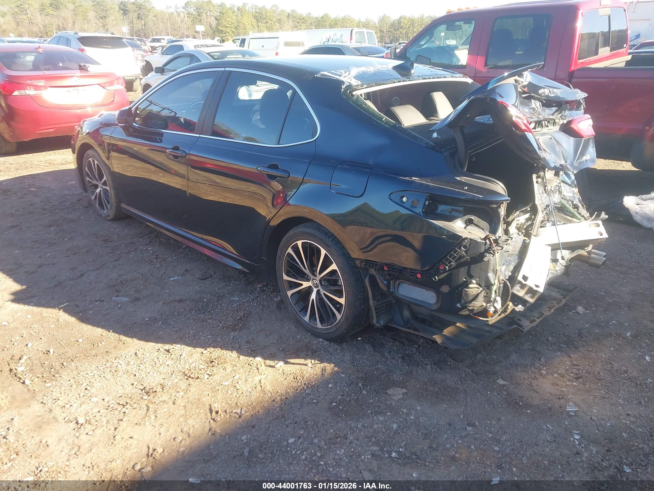 TOYOTA CAMRY image 3