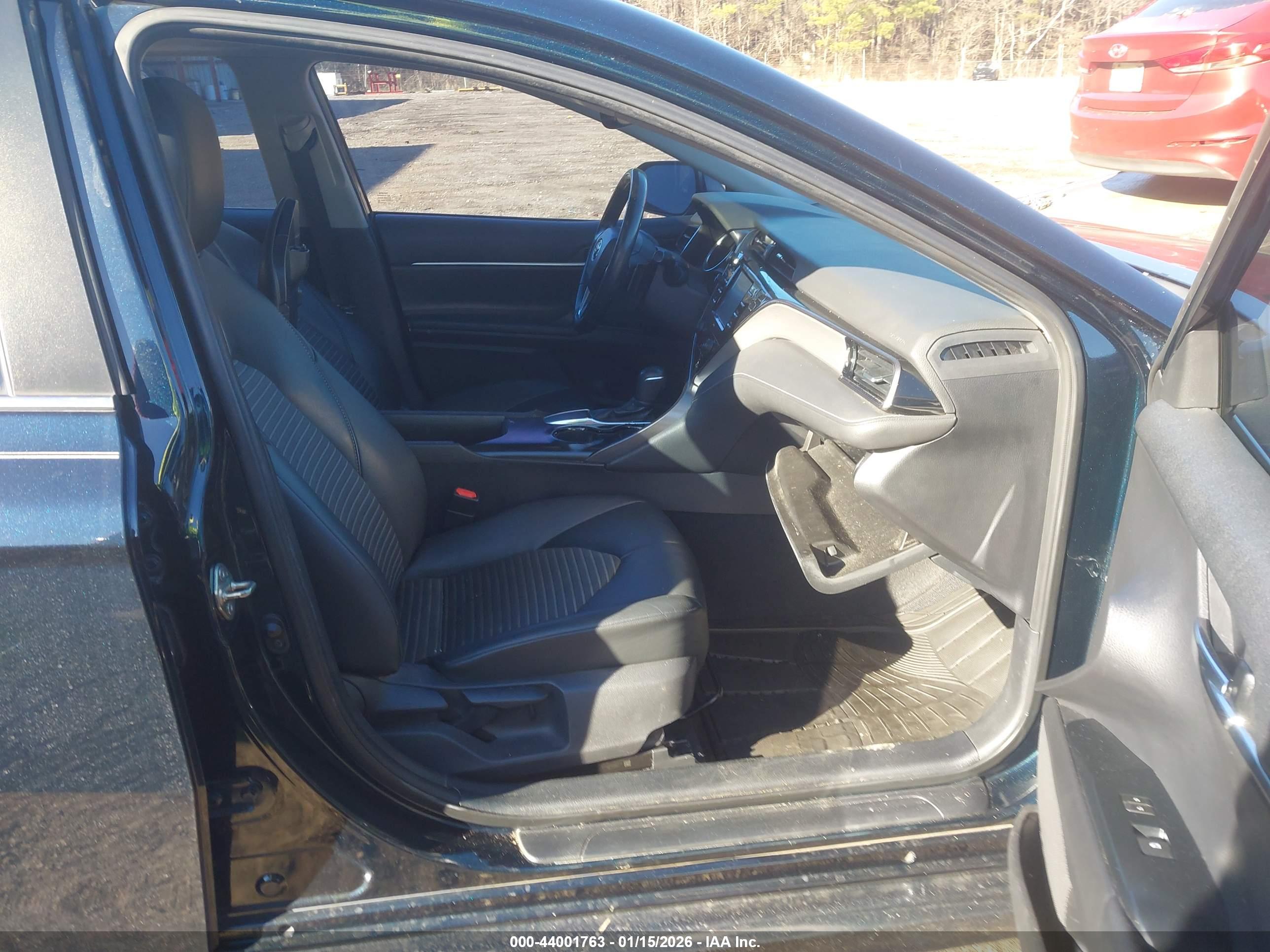 TOYOTA CAMRY image 5