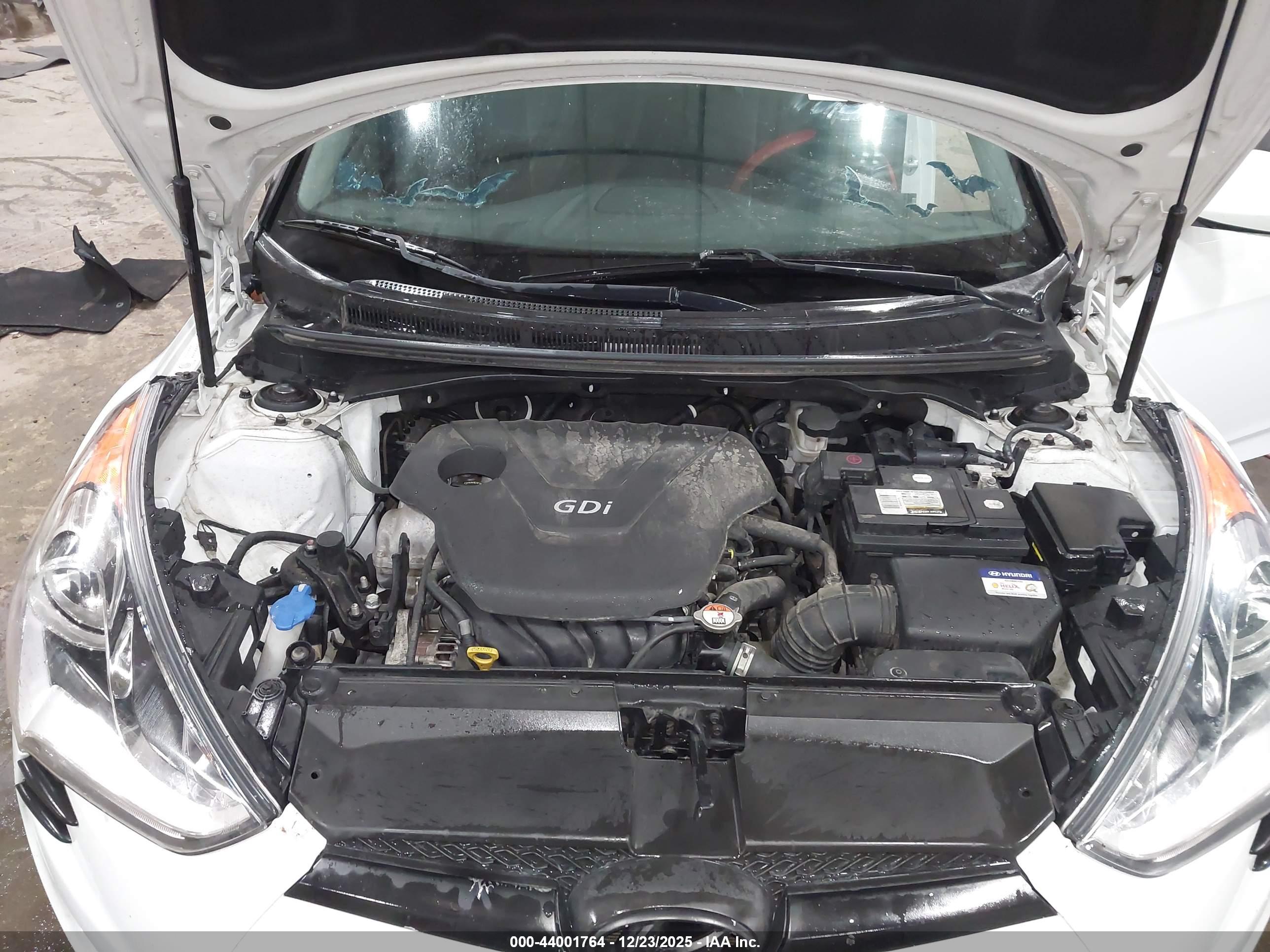 HYUNDAI VELOSTER image 10