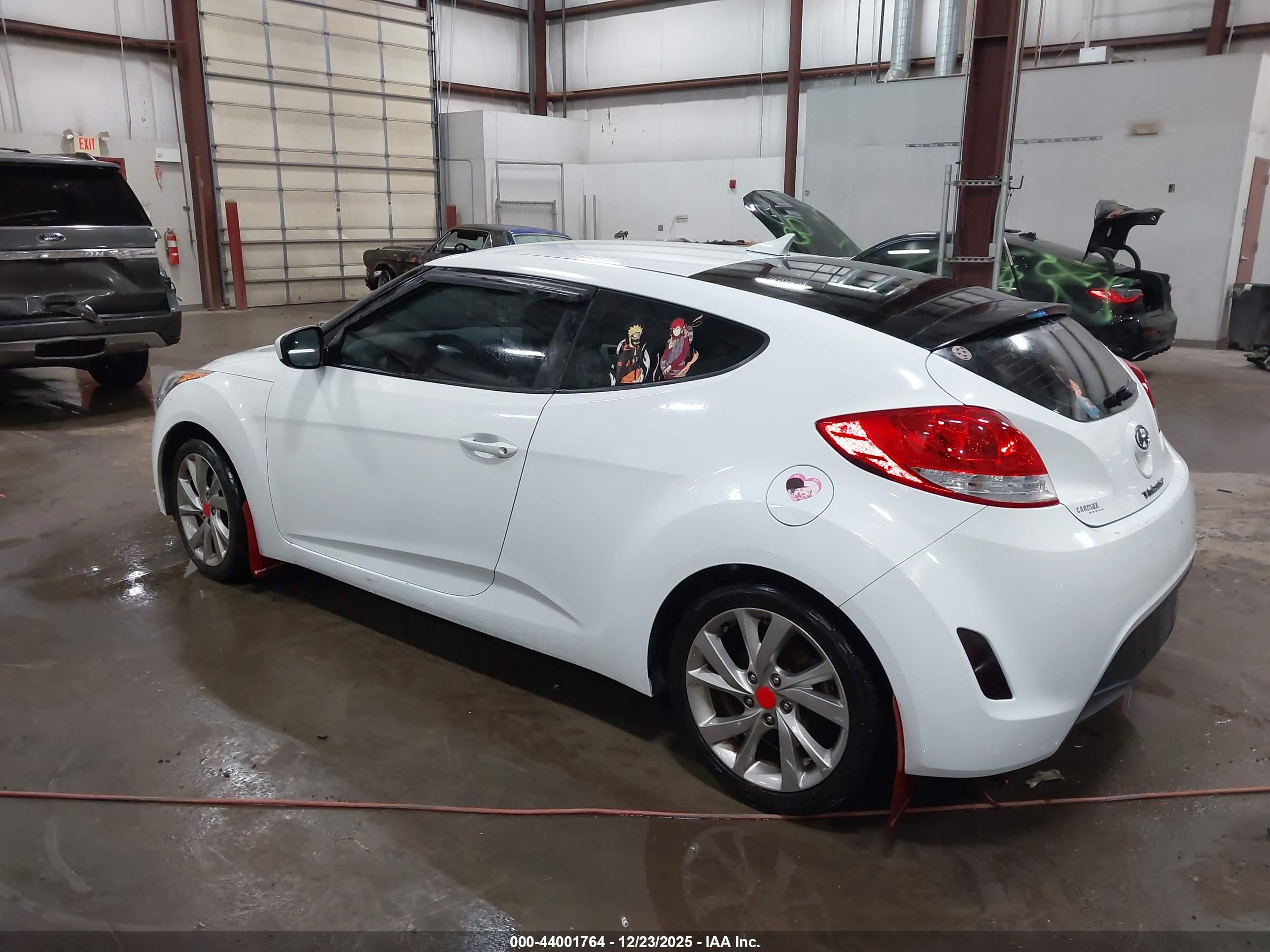 HYUNDAI VELOSTER image 3