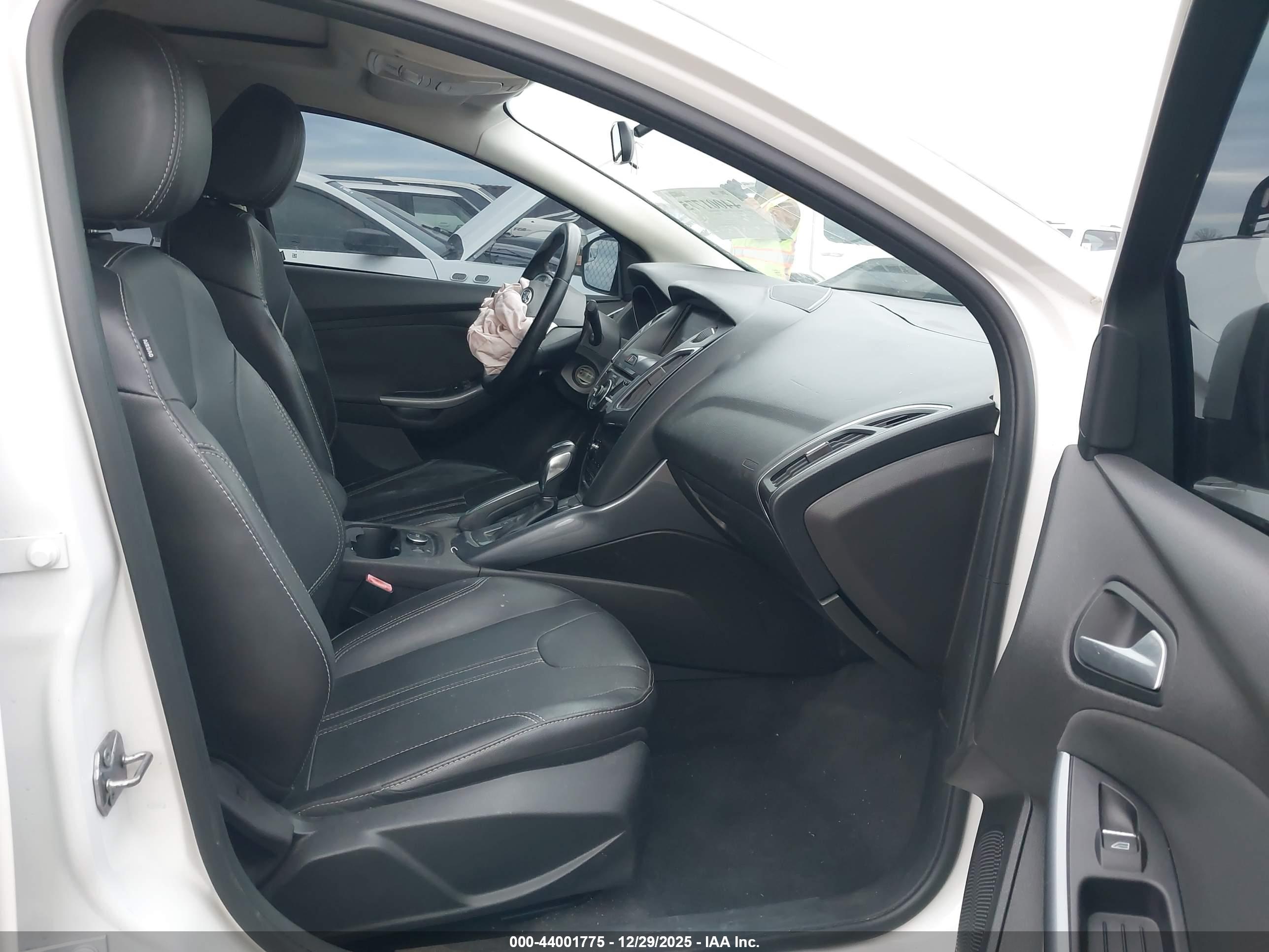 FORD FOCUS image 5