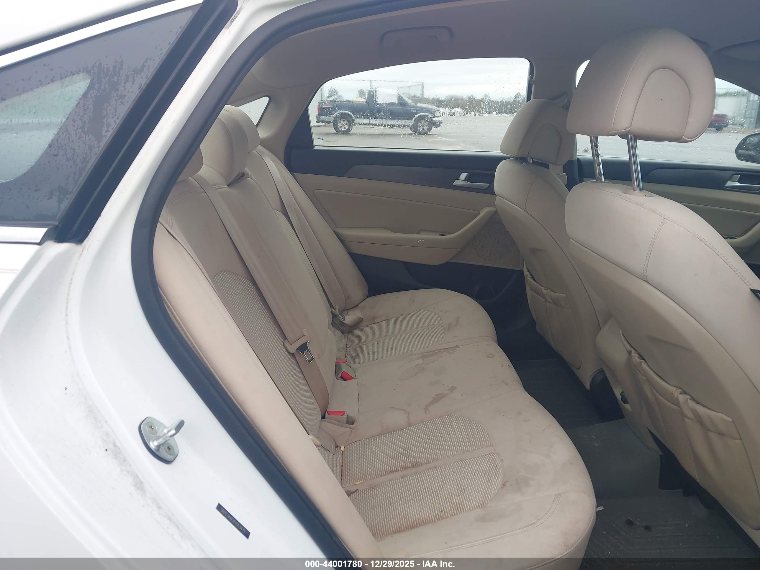 HYUNDAI SONATA image 8