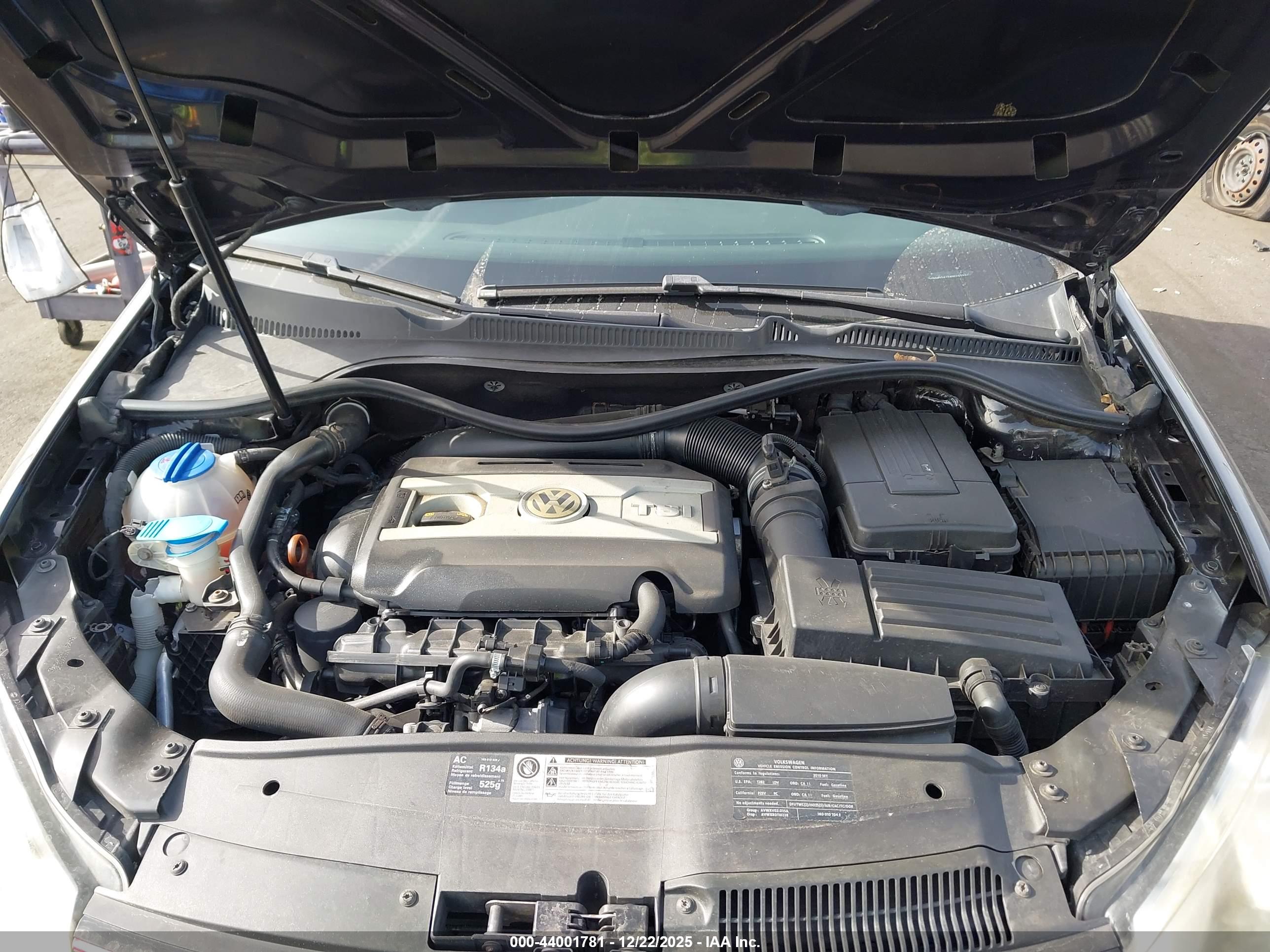 VOLKSWAGEN GTI image 10