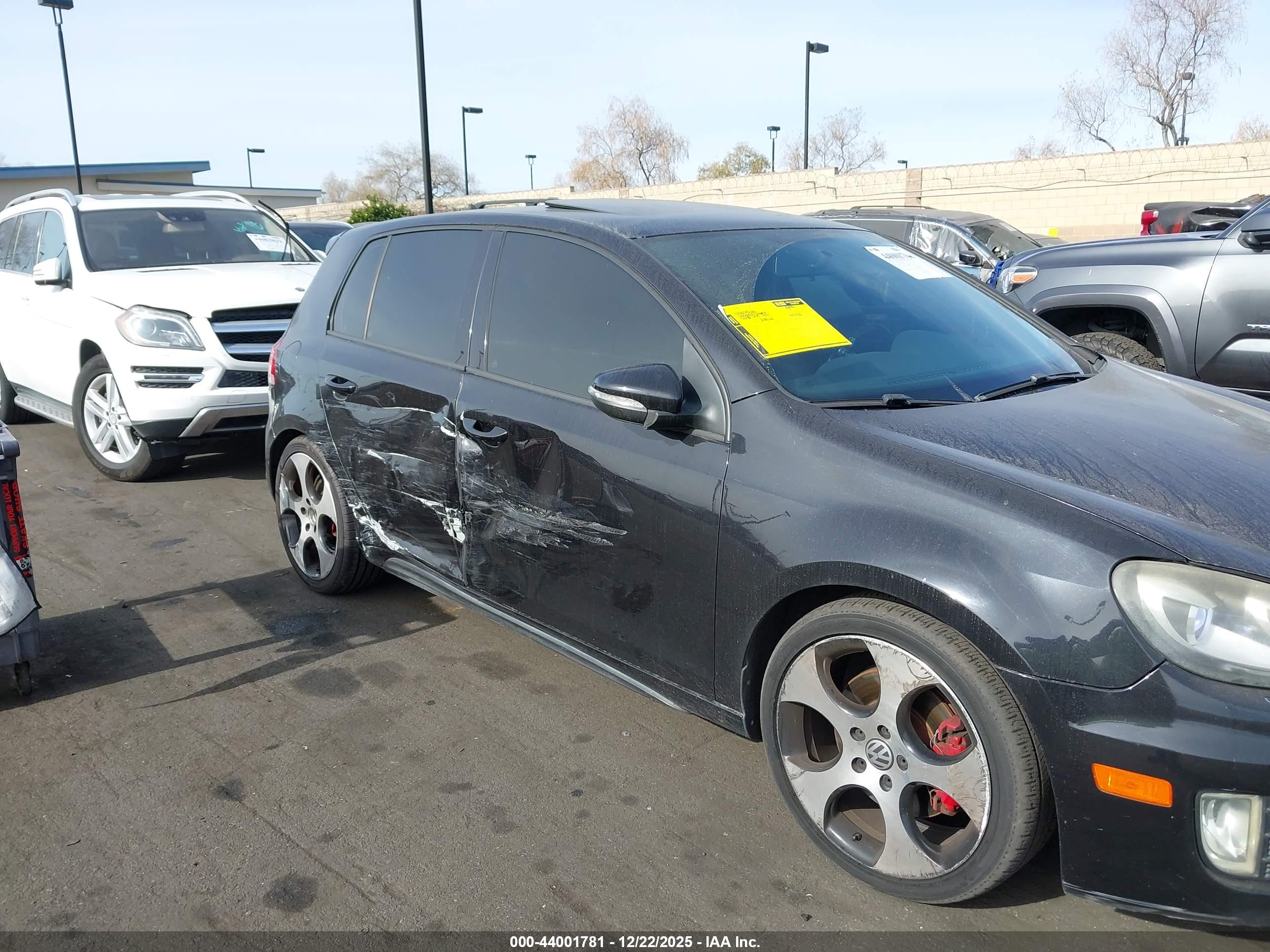 VOLKSWAGEN GTI image 6