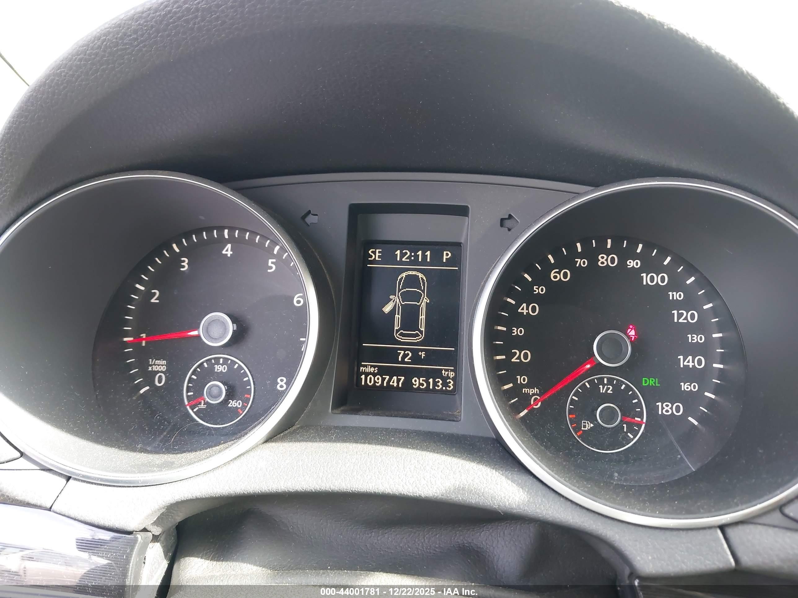 VOLKSWAGEN GTI image 7