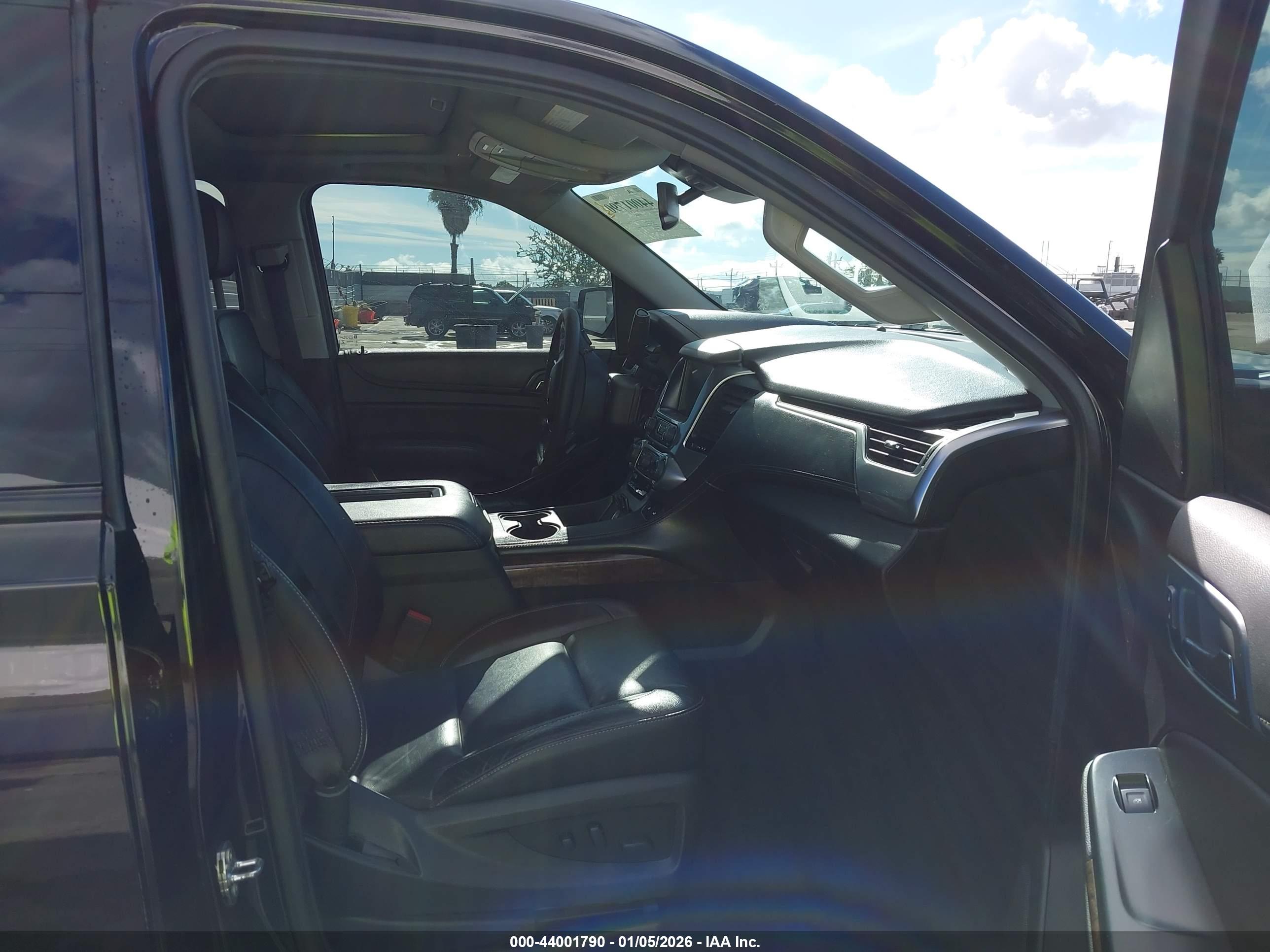 CHEVROLET TAHOE image 5