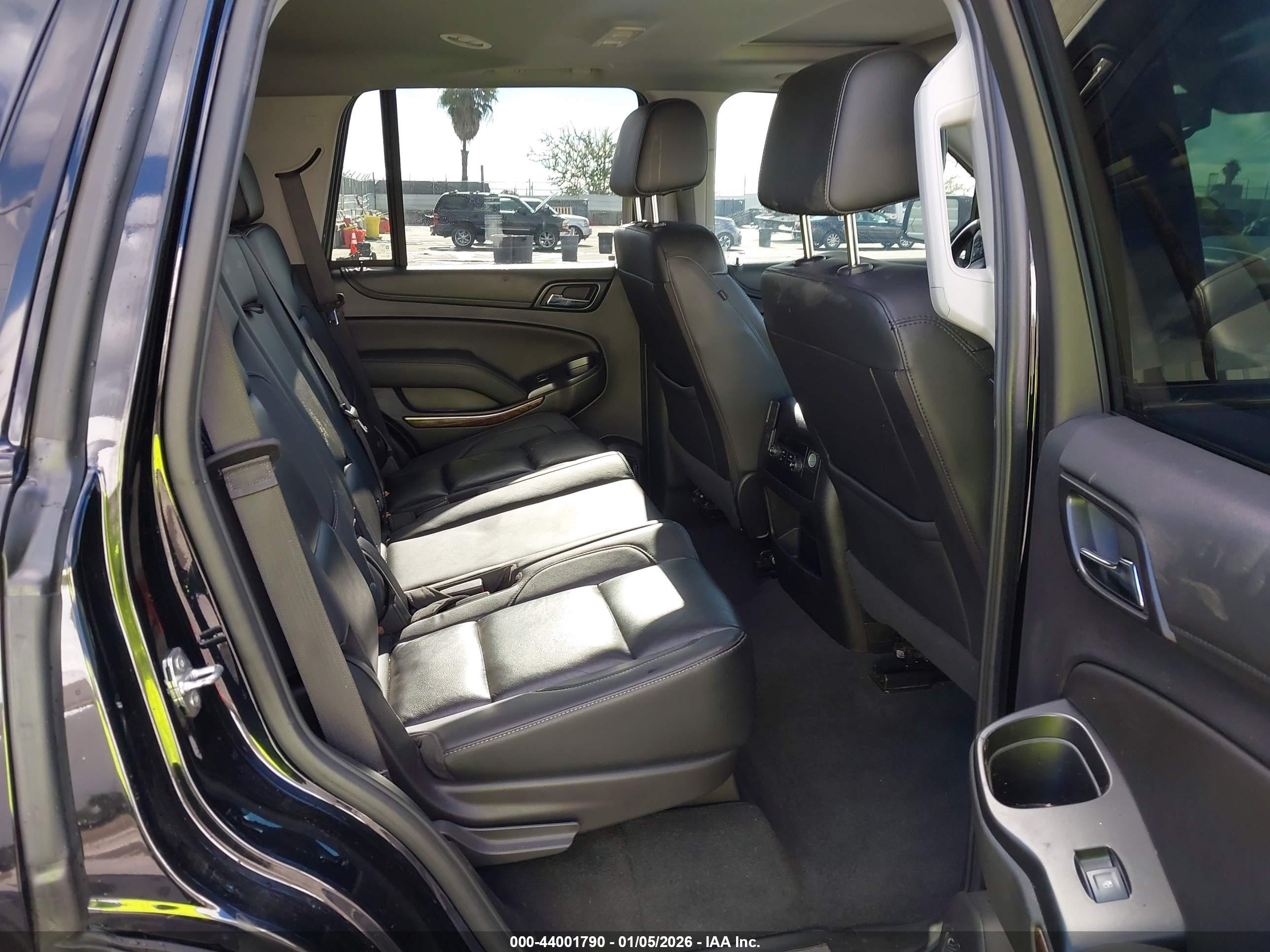 CHEVROLET TAHOE image 8