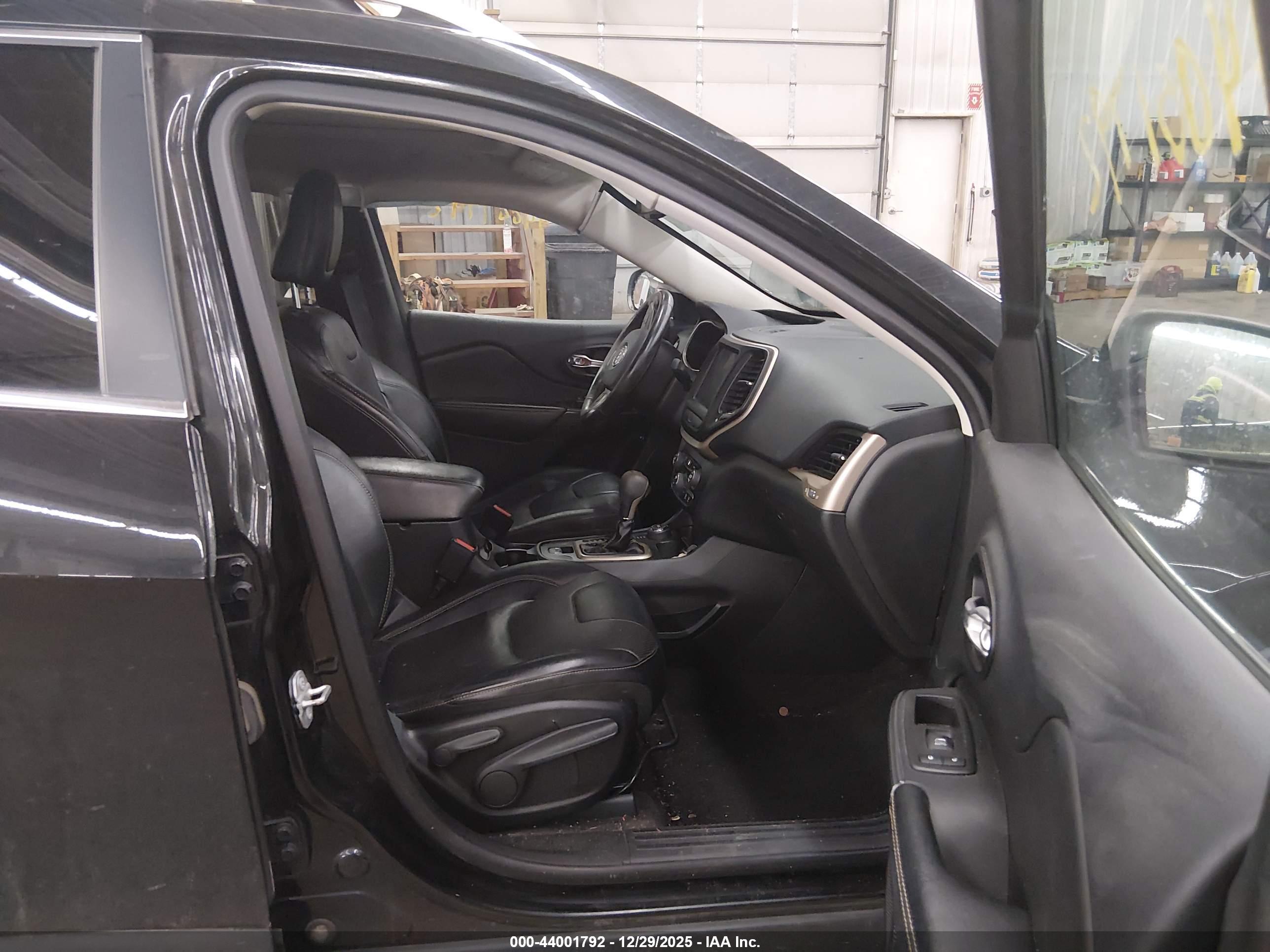 JEEP CHEROKEE image 5