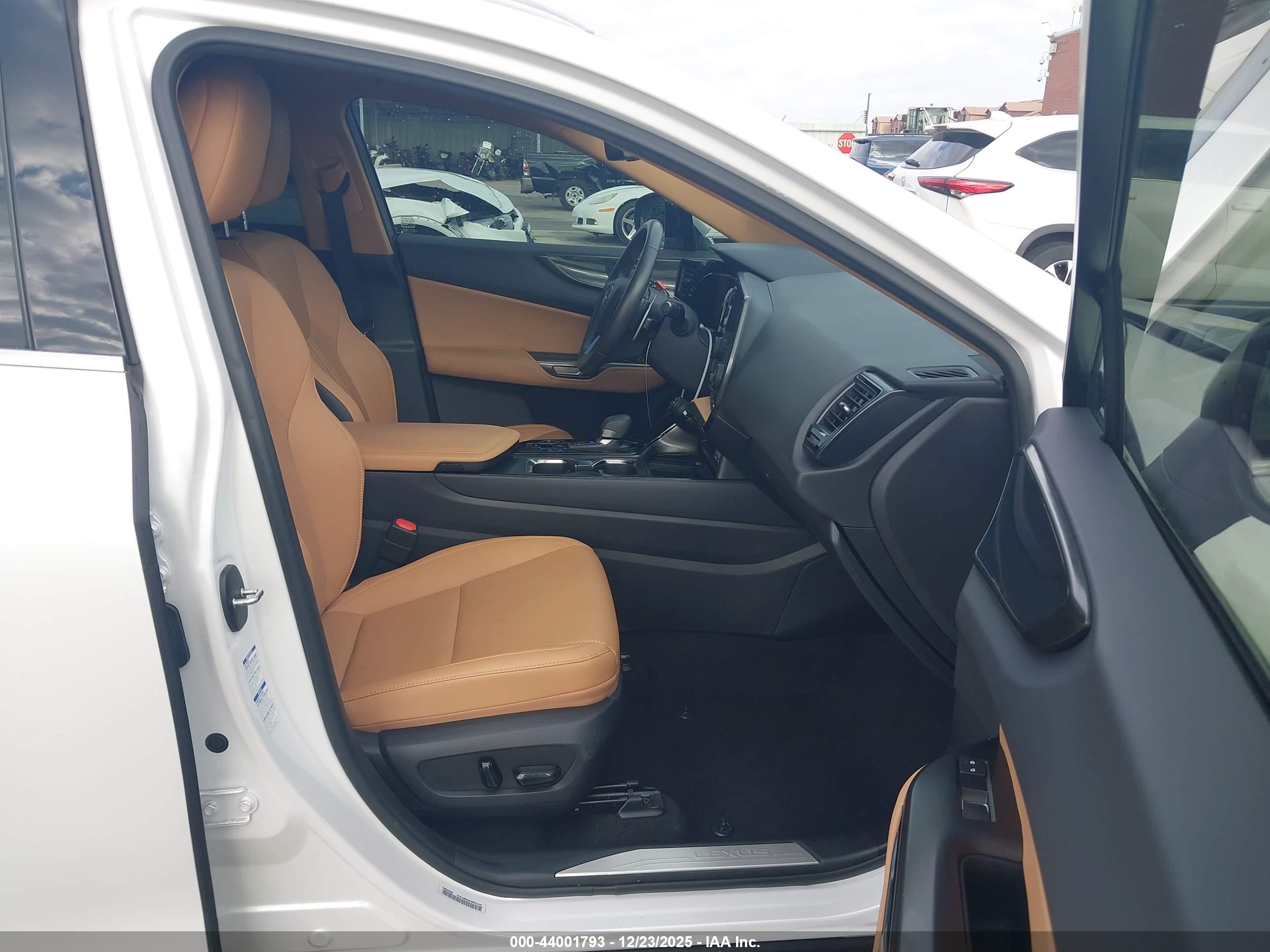 LEXUS NX image 5