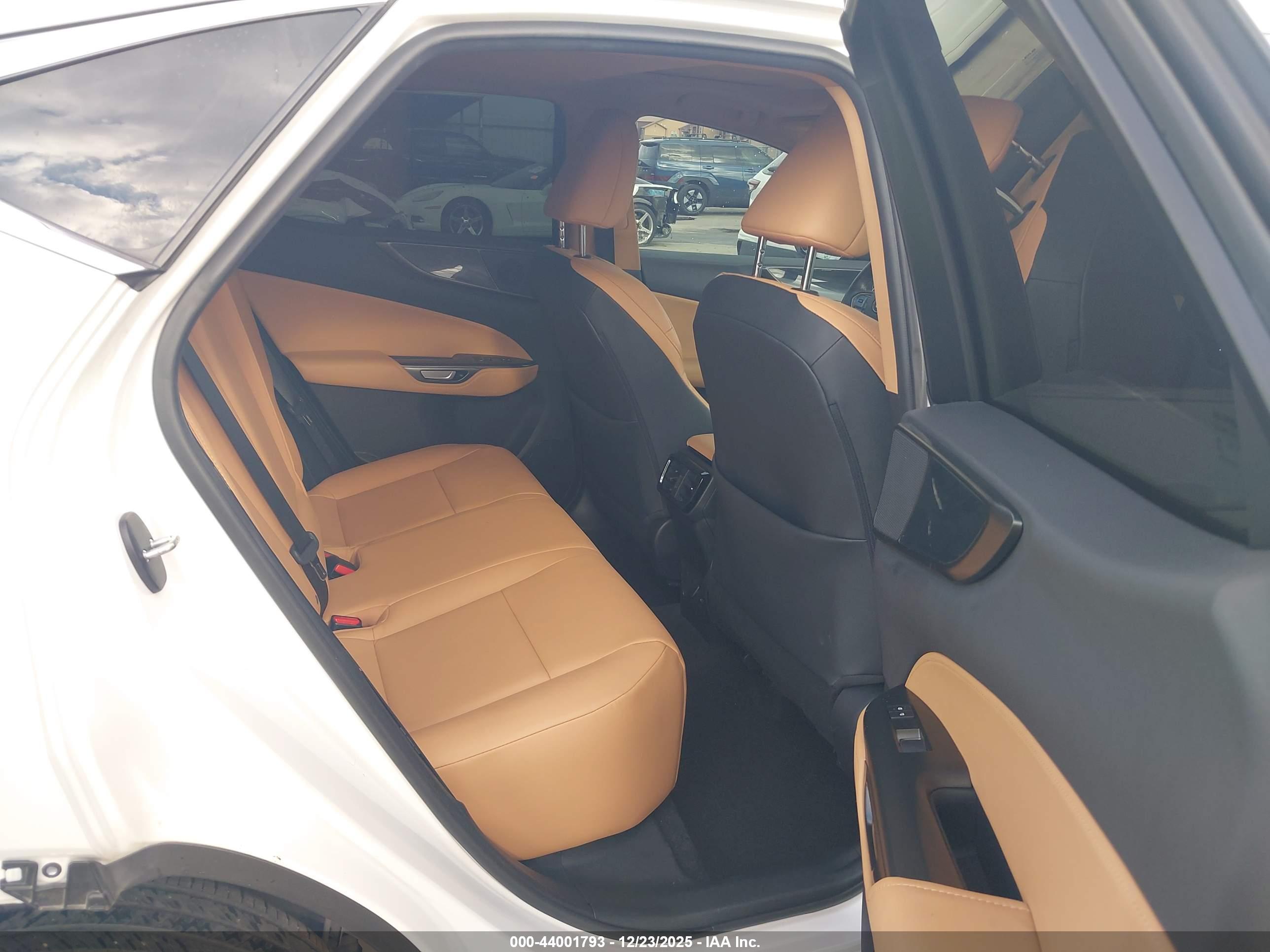 LEXUS NX image 8