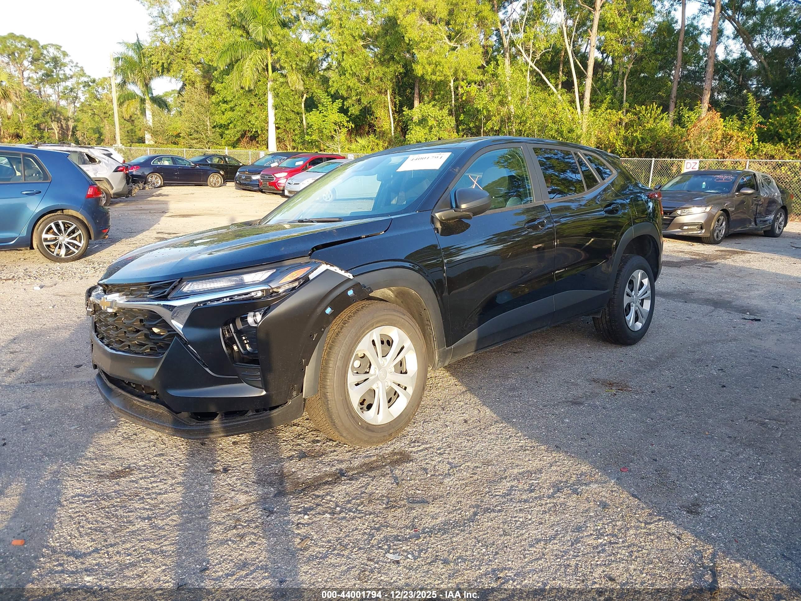 CHEVROLET TRAX image 2