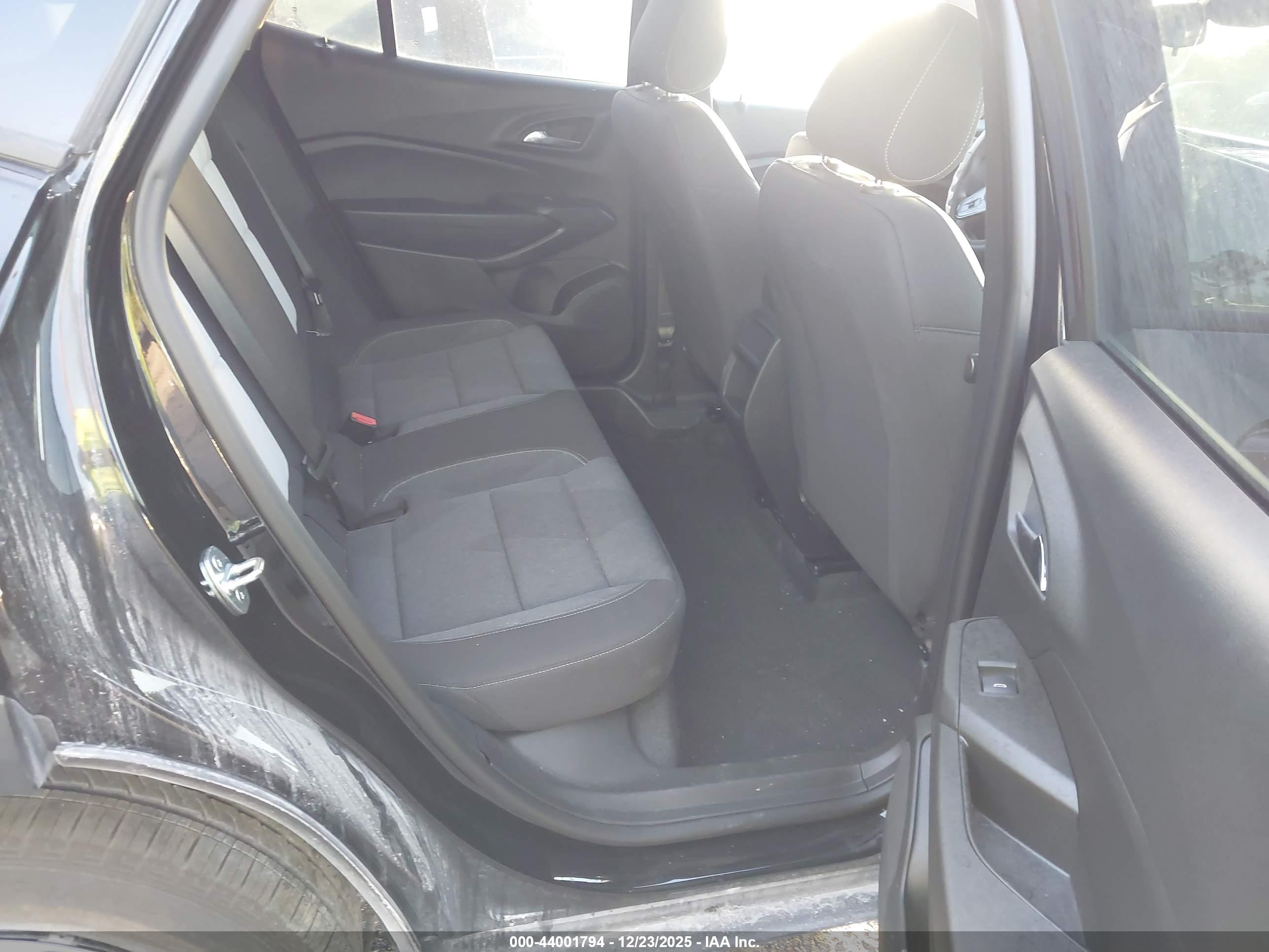 CHEVROLET TRAX image 8