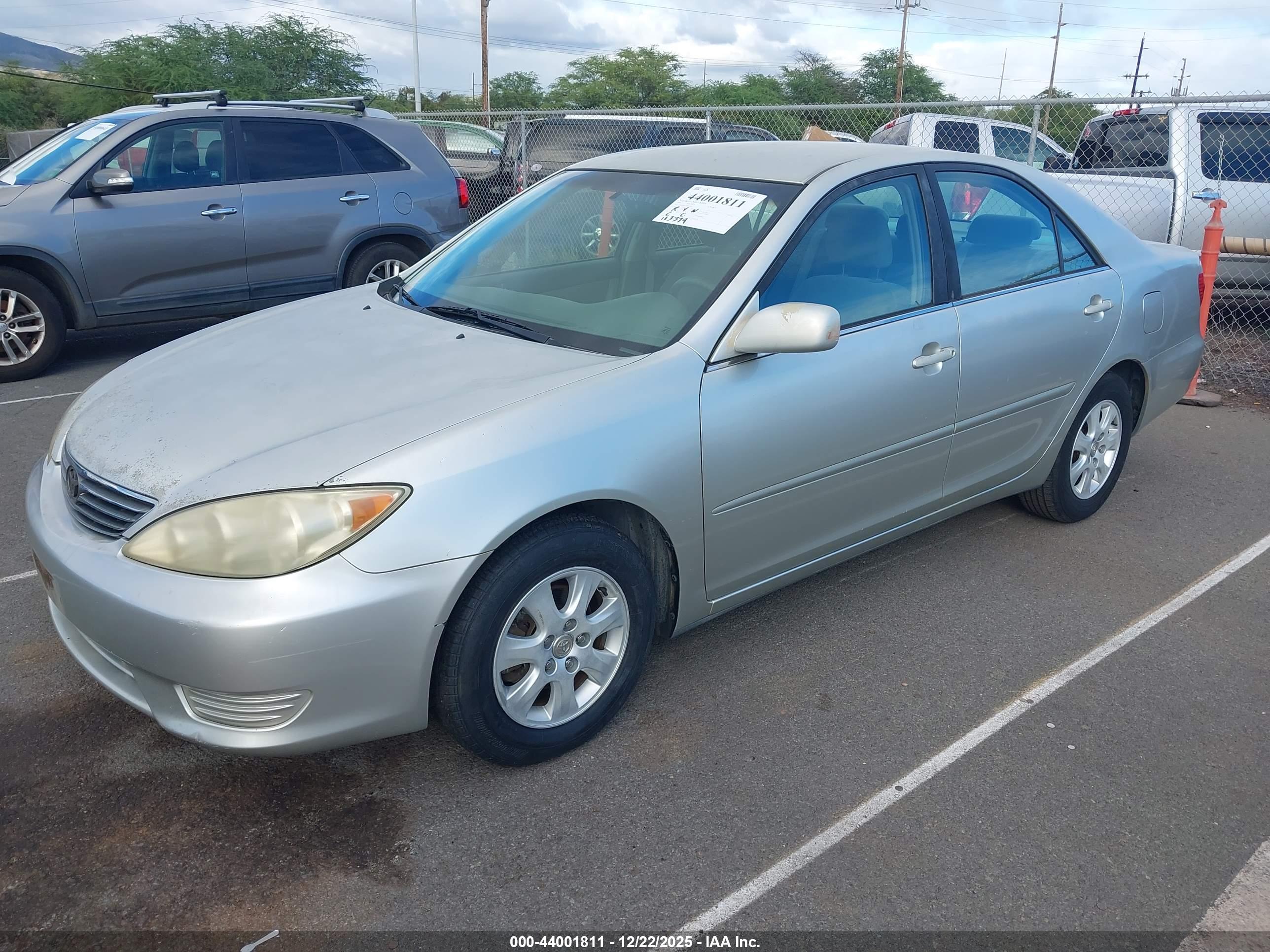TOYOTA CAMRY image 2