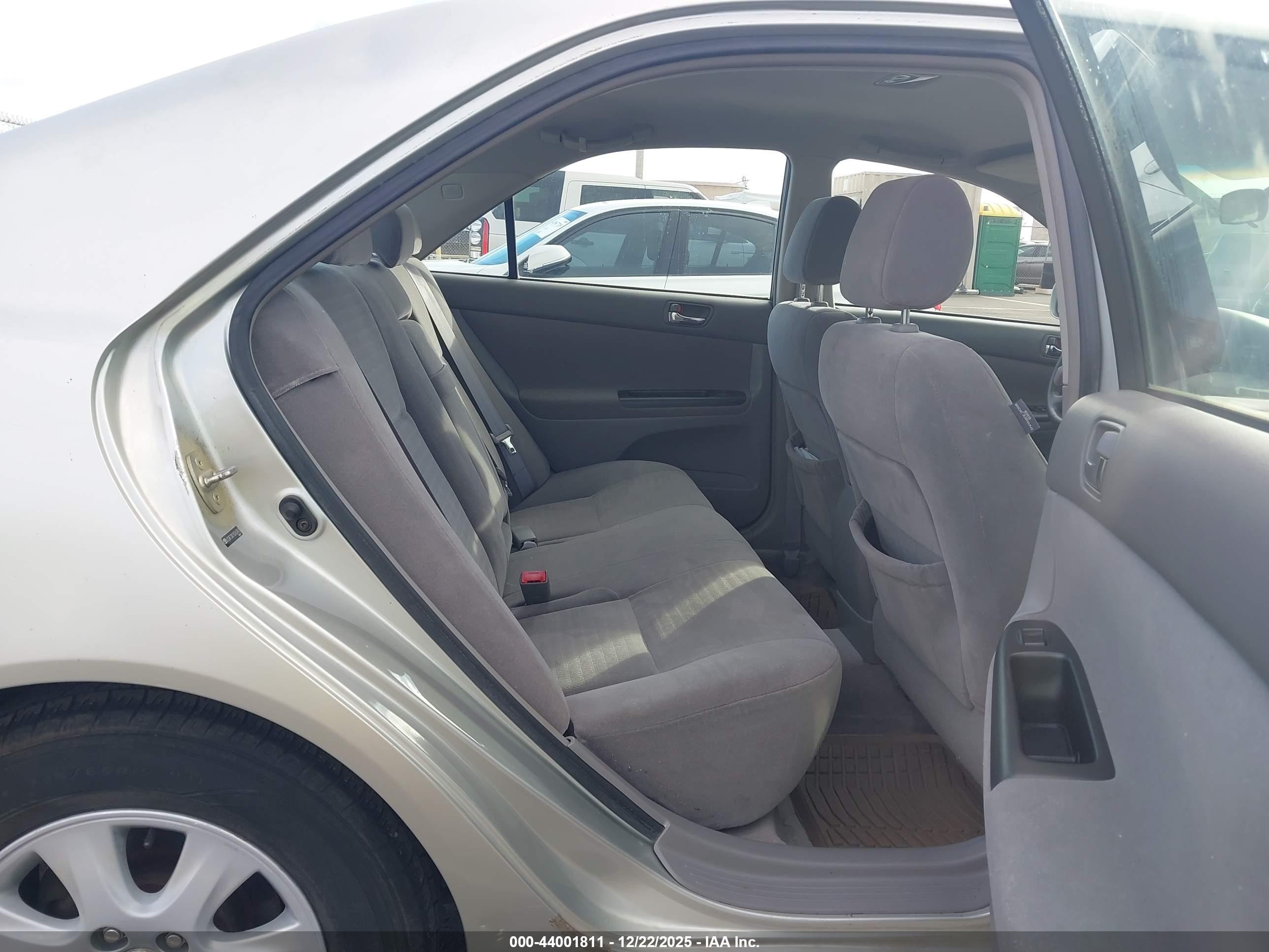 TOYOTA CAMRY image 8