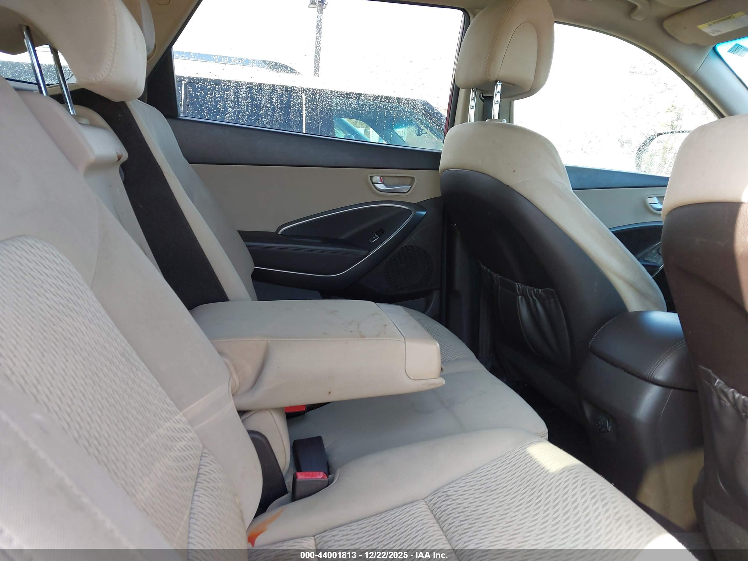 HYUNDAI SANTA image 8