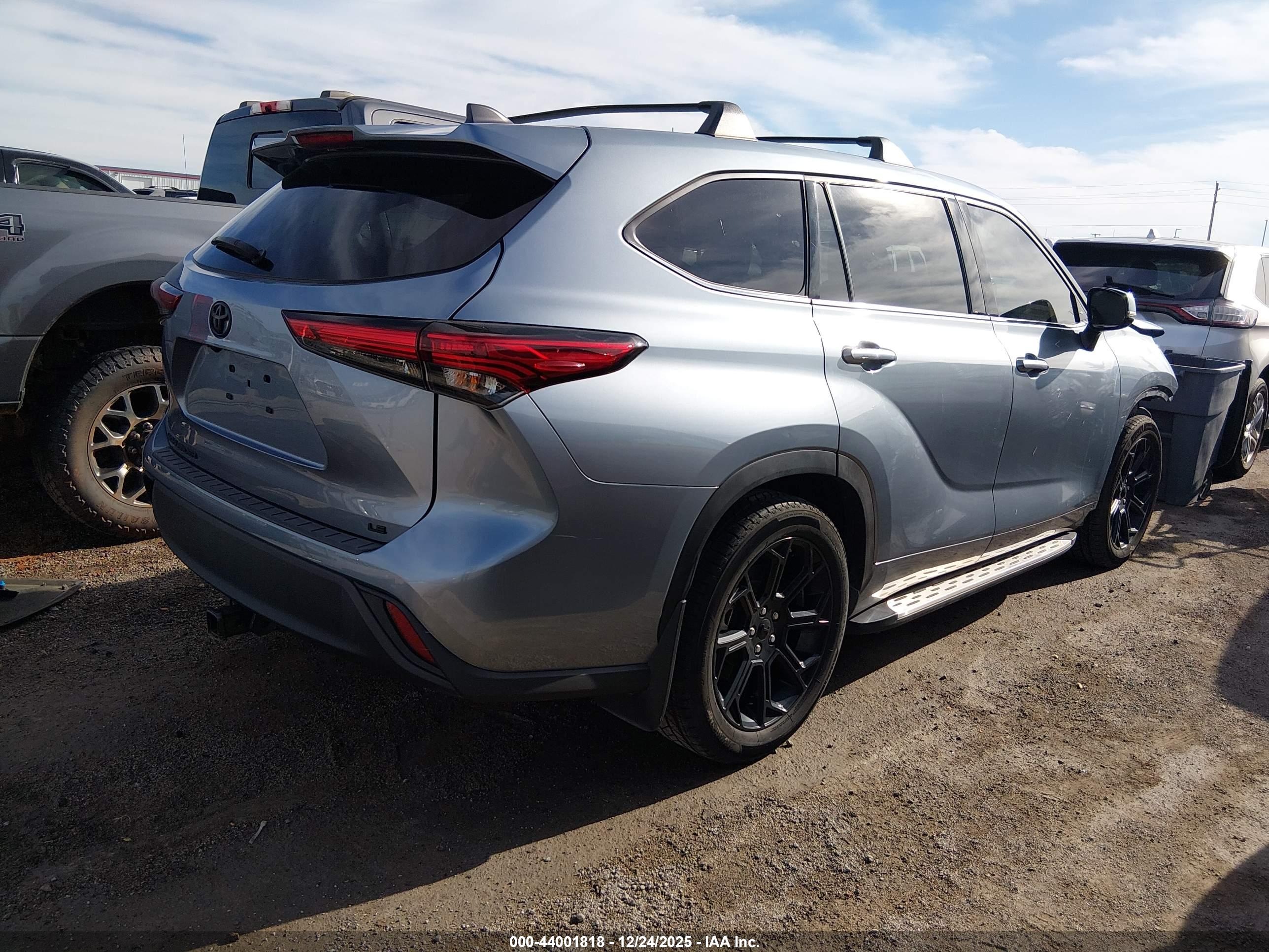 TOYOTA HIGHLANDER image 4