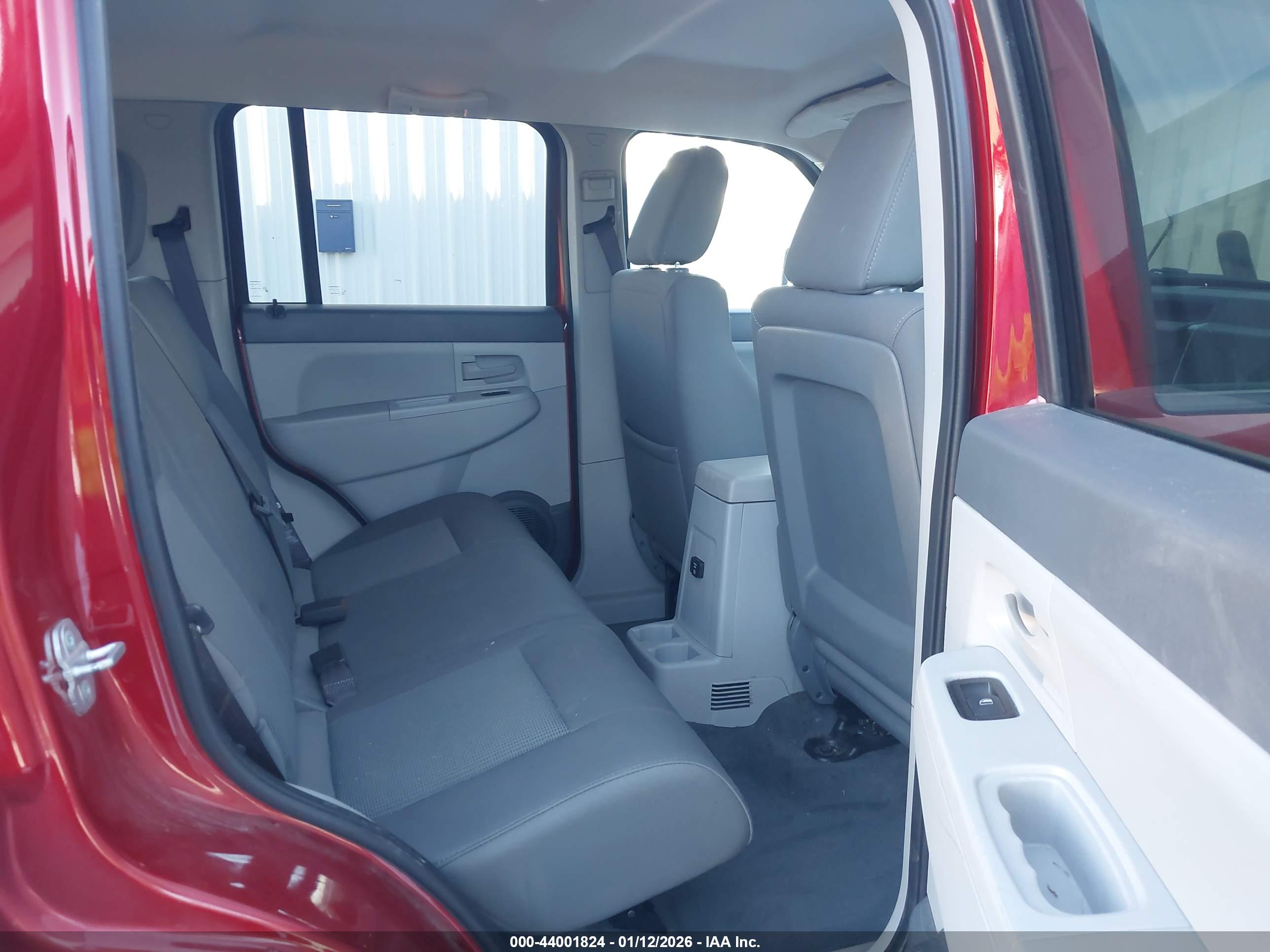 JEEP LIBERTY image 8