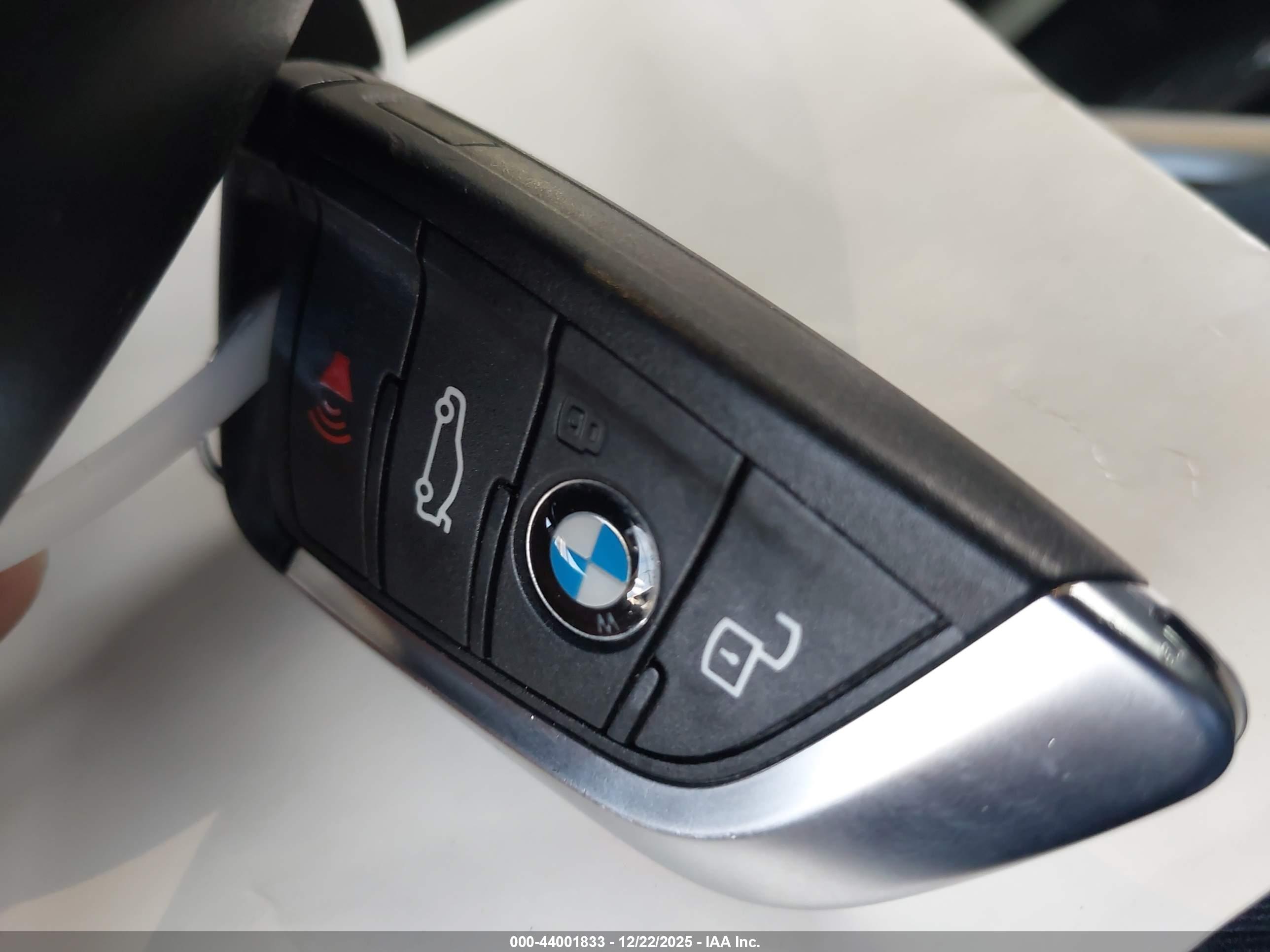 BMW 3 image 11