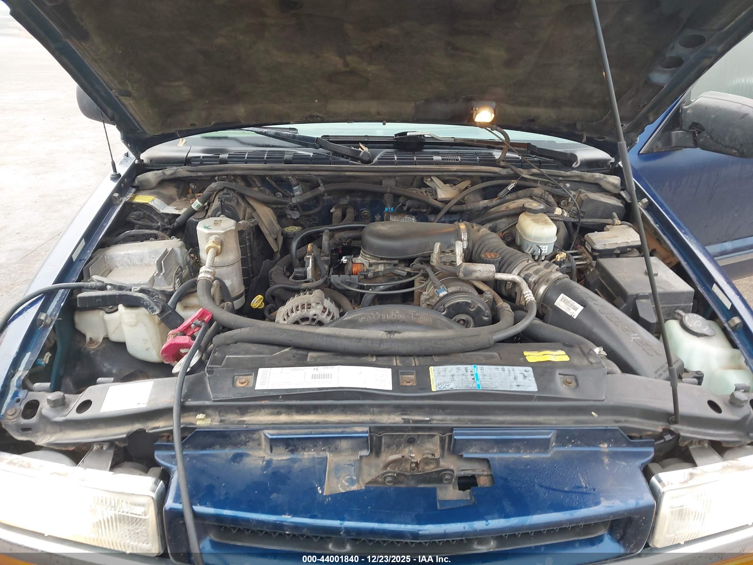 CHEVROLET BLAZER image 10