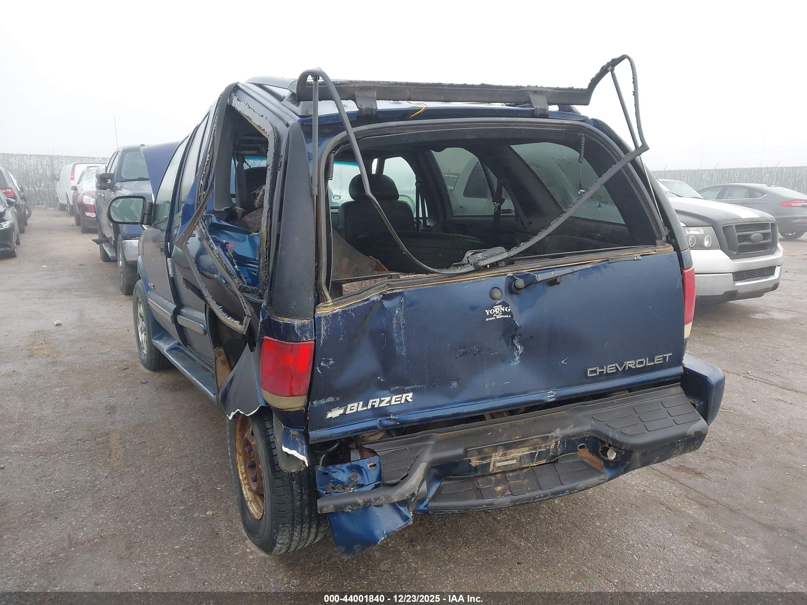 CHEVROLET BLAZER image 6