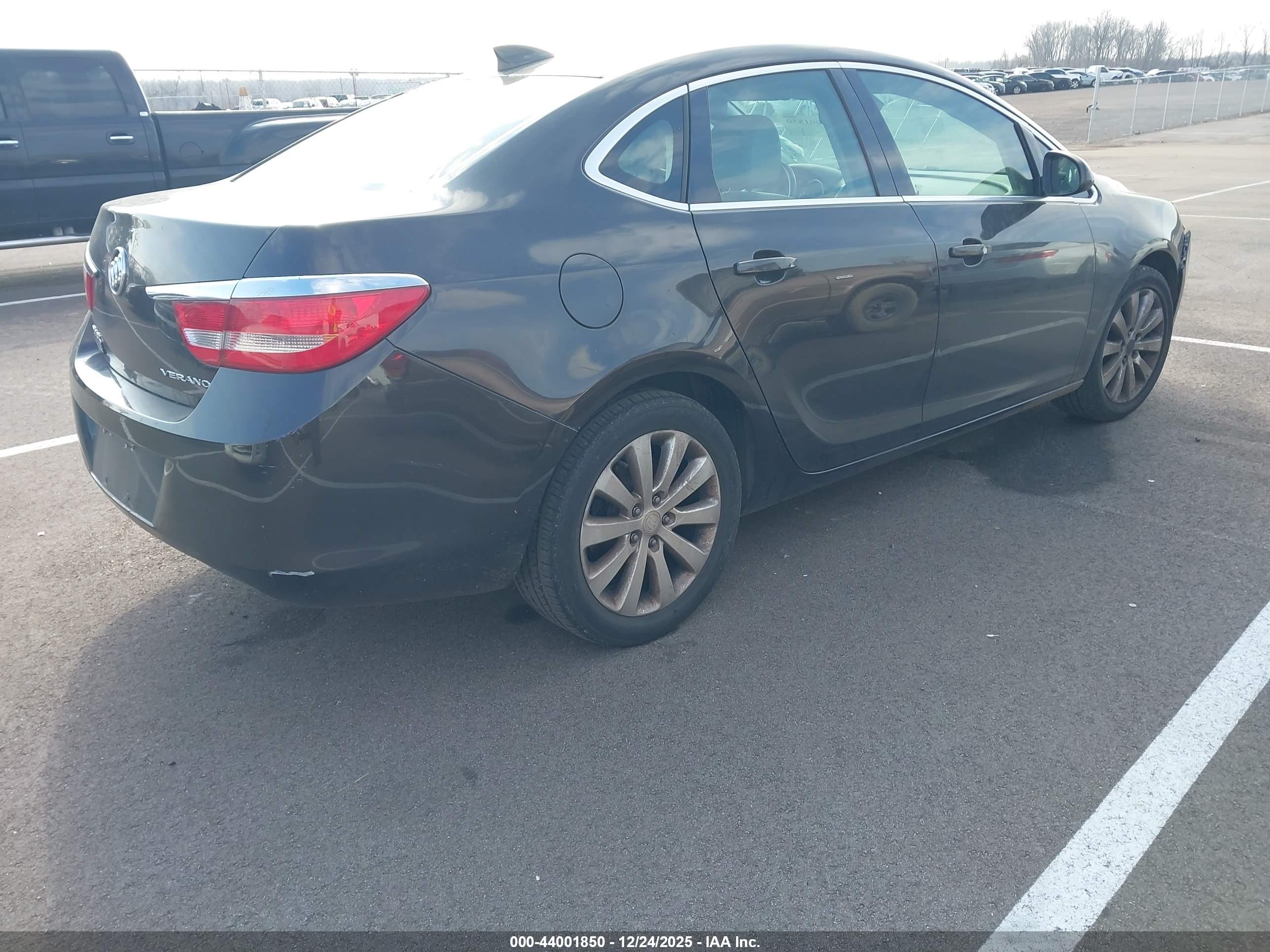 BUICK VERANO image 4