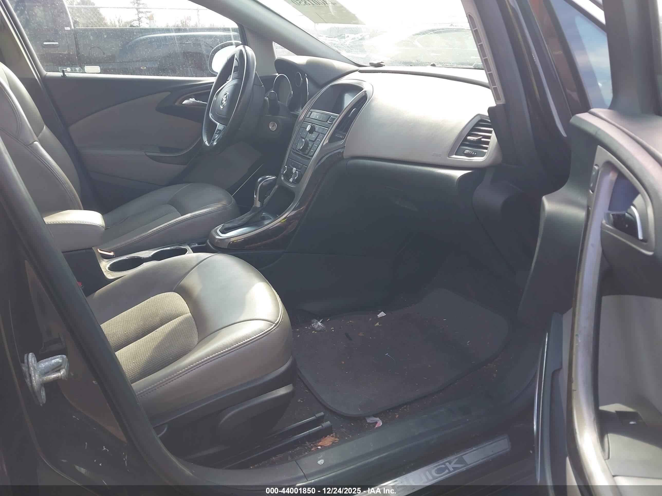 BUICK VERANO image 5
