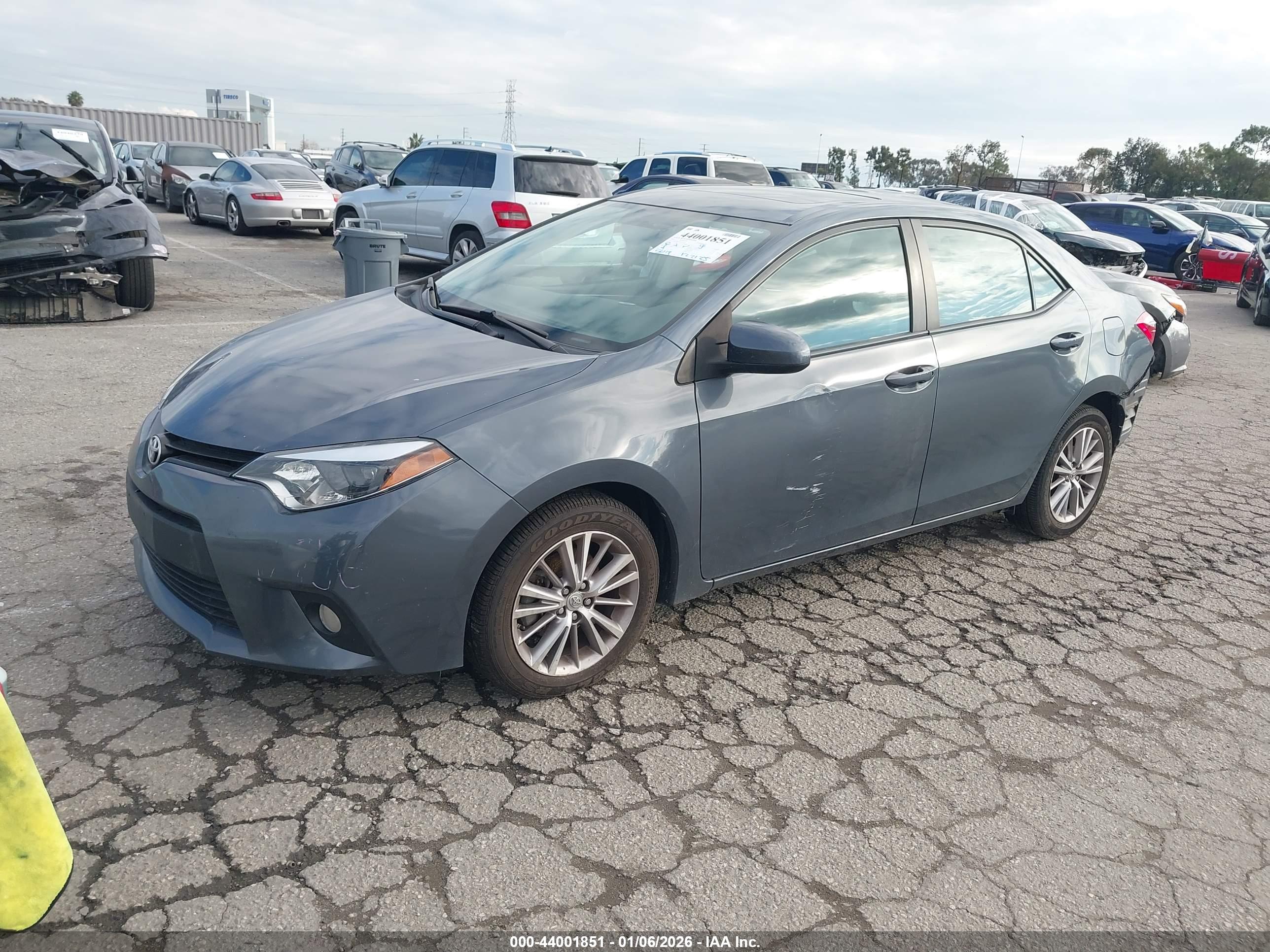 TOYOTA COROLLA image 2