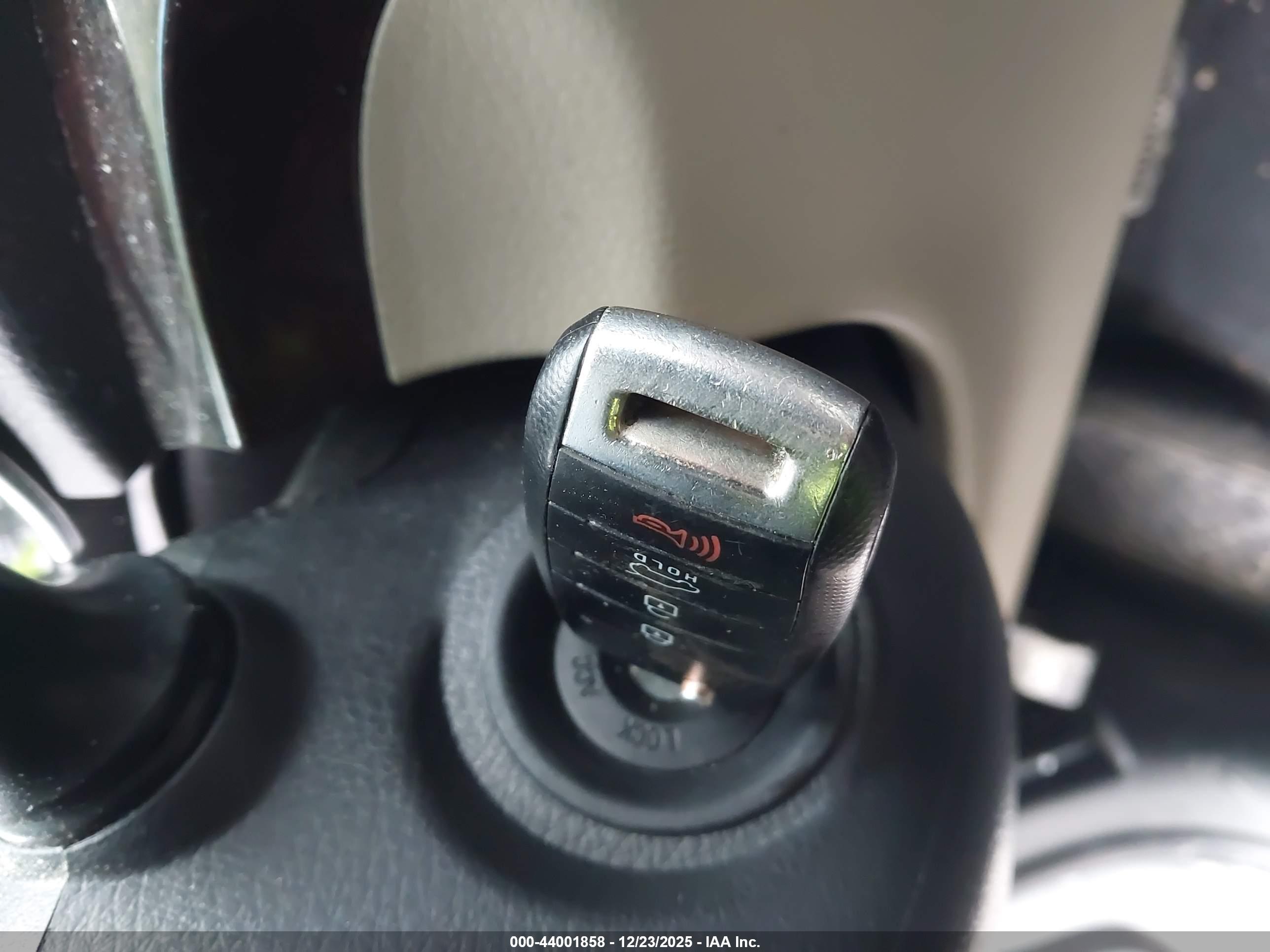 KIA SORENTO image 11