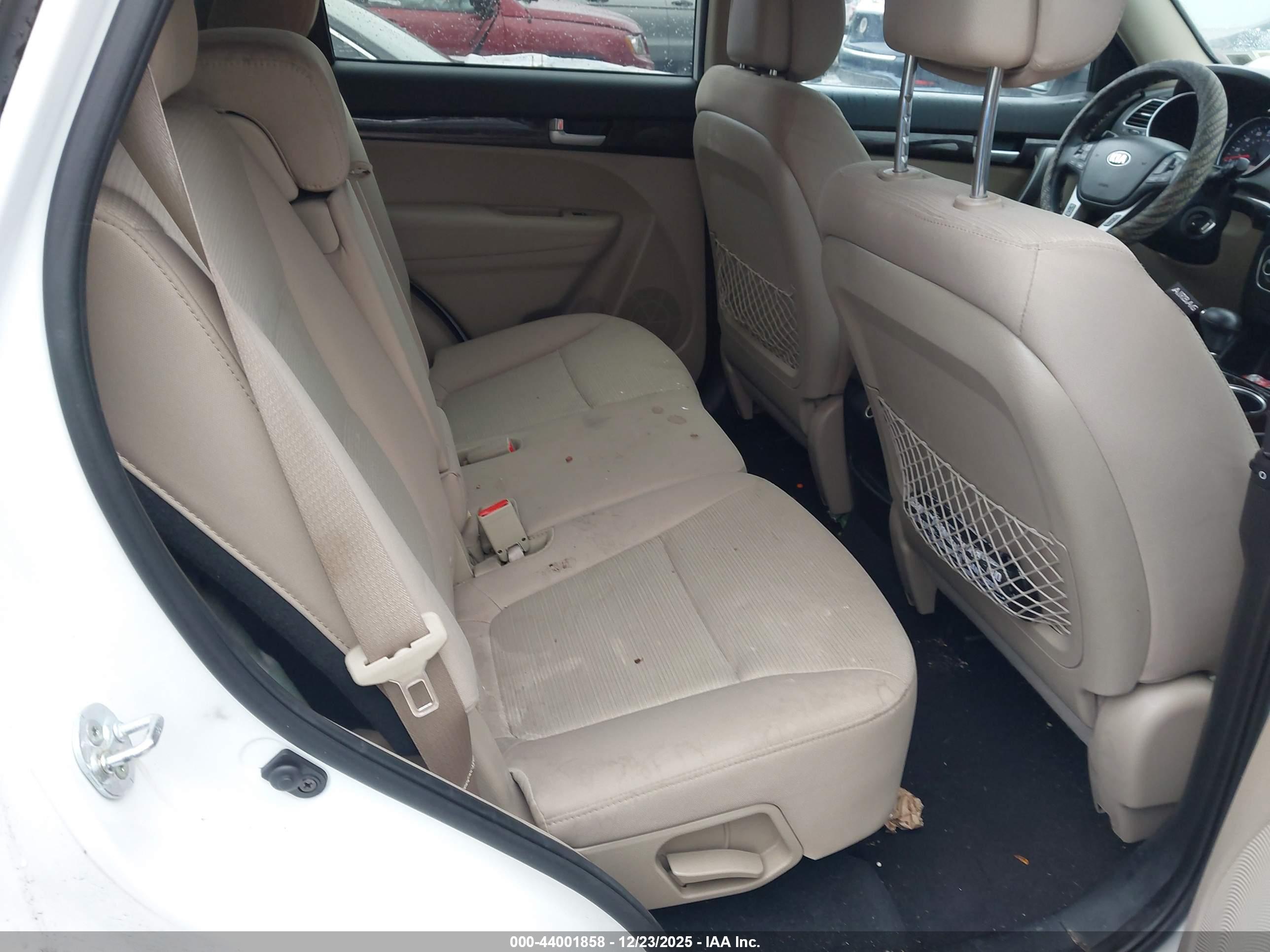 KIA SORENTO image 8