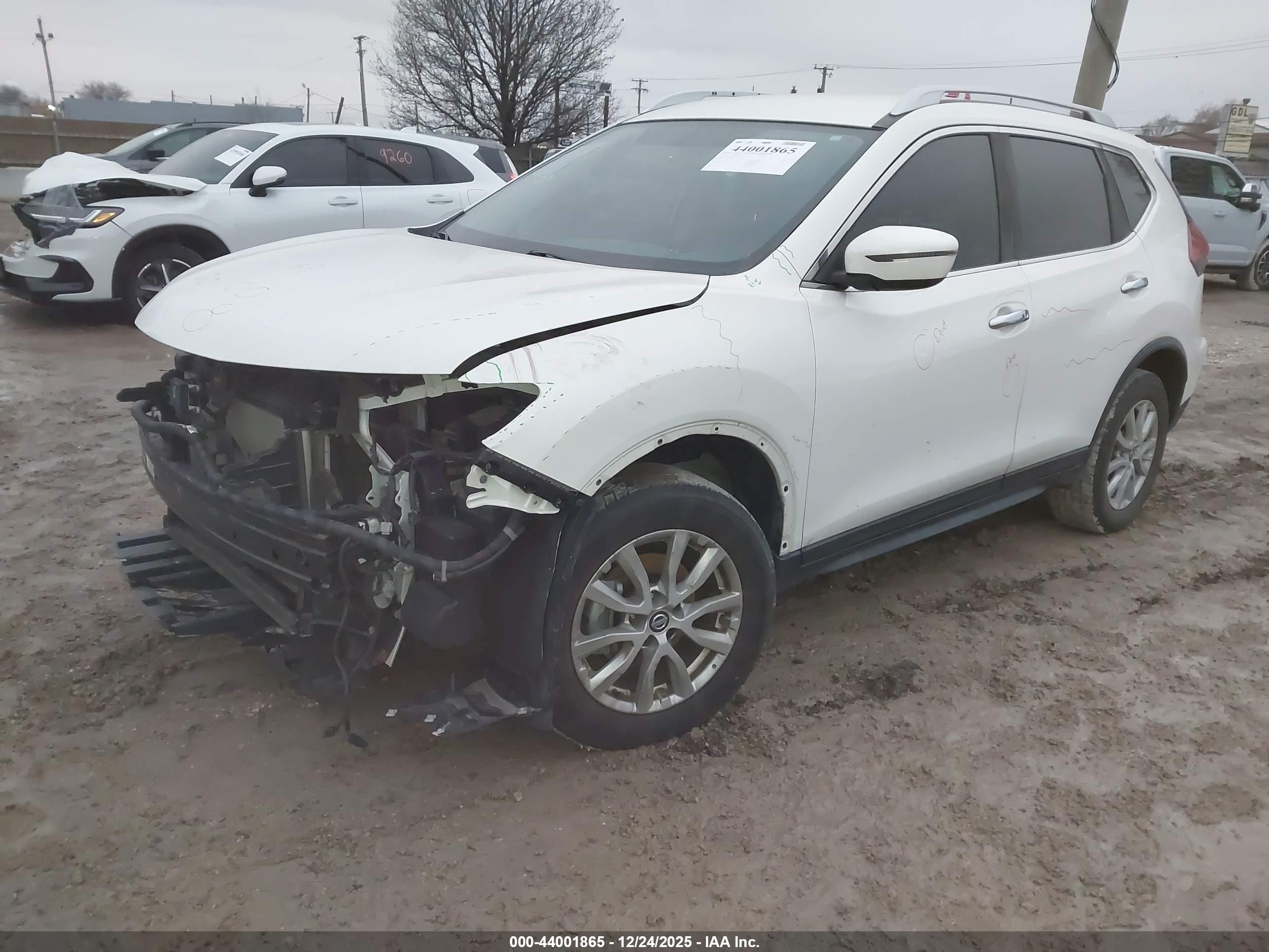 NISSAN ROGUE image 2