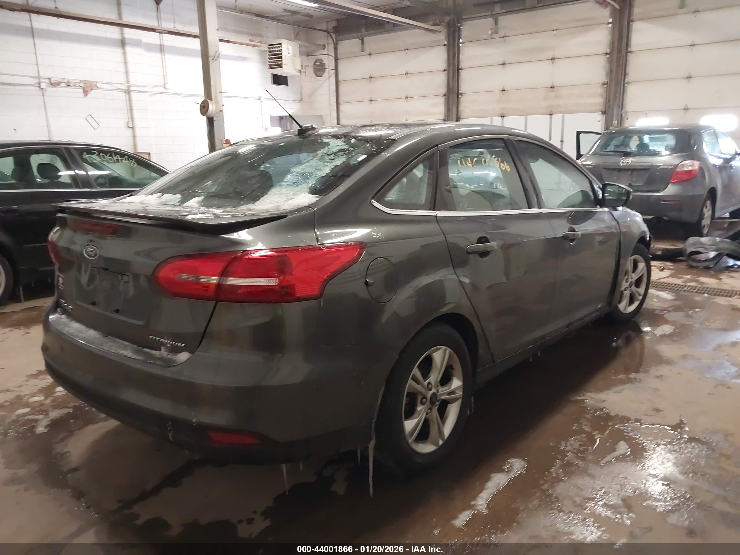 FORD FOCUS image 4