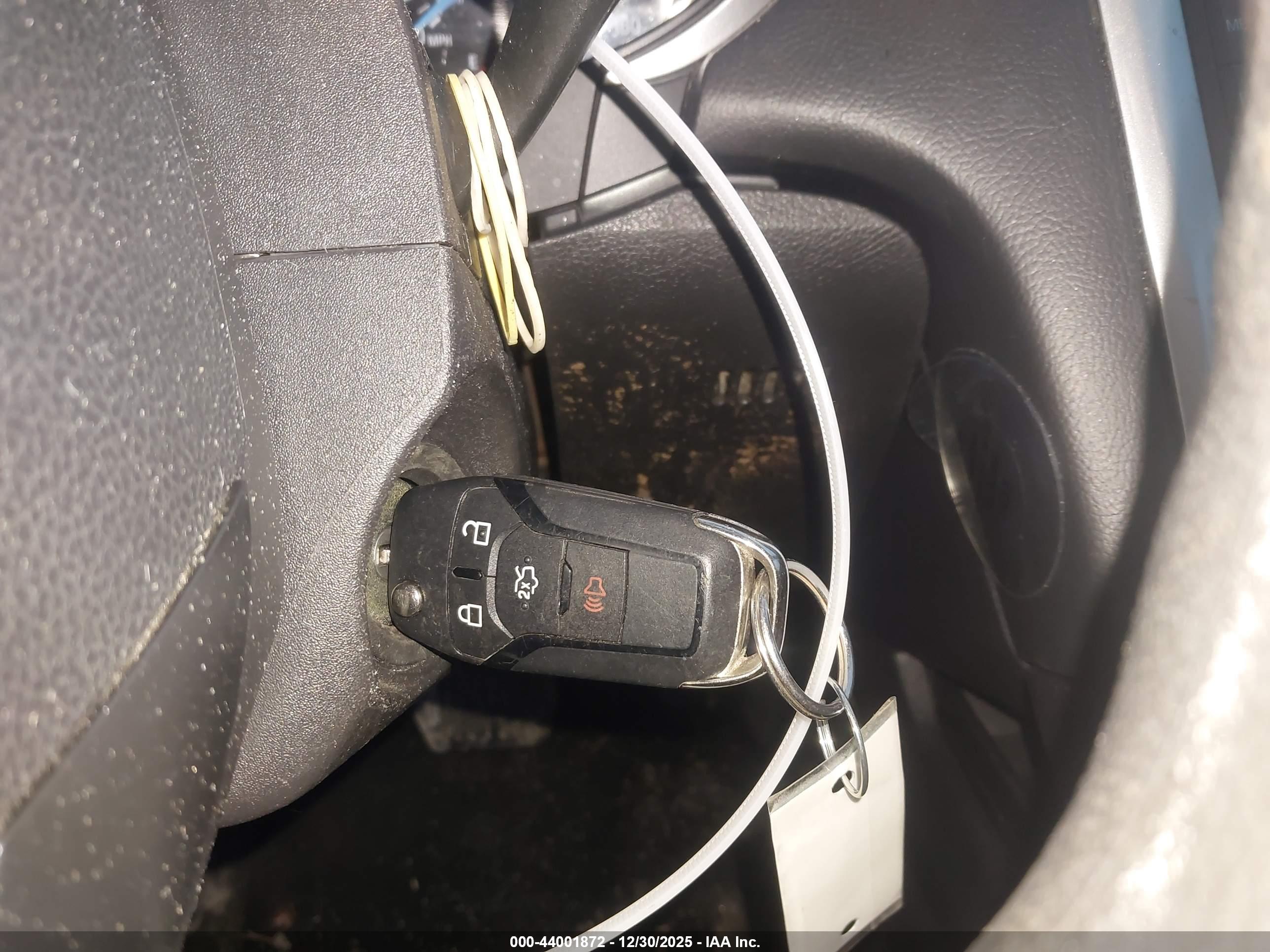 FORD FUSION image 11