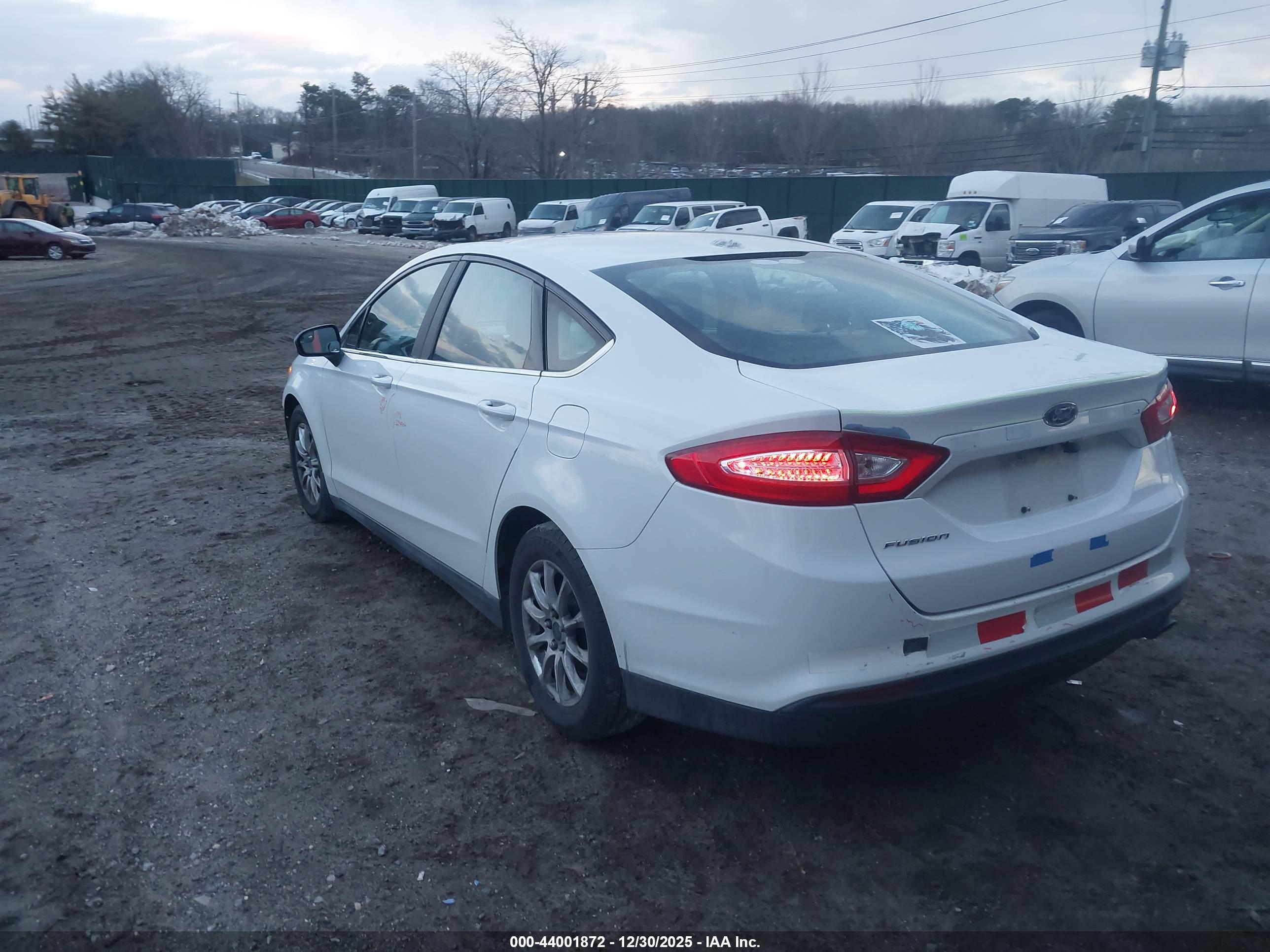 FORD FUSION image 3