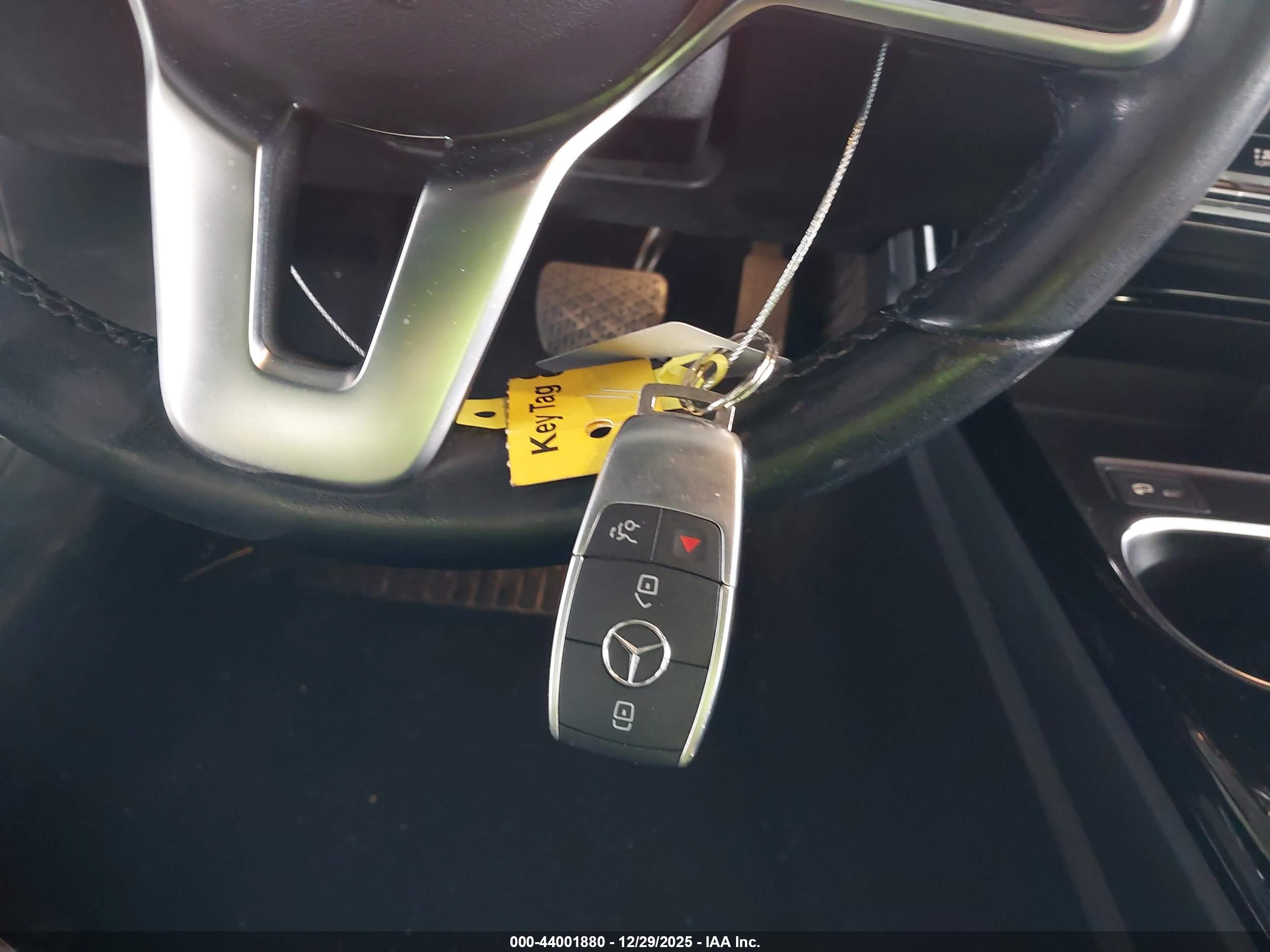 MERCEDES-BENZ A image 11