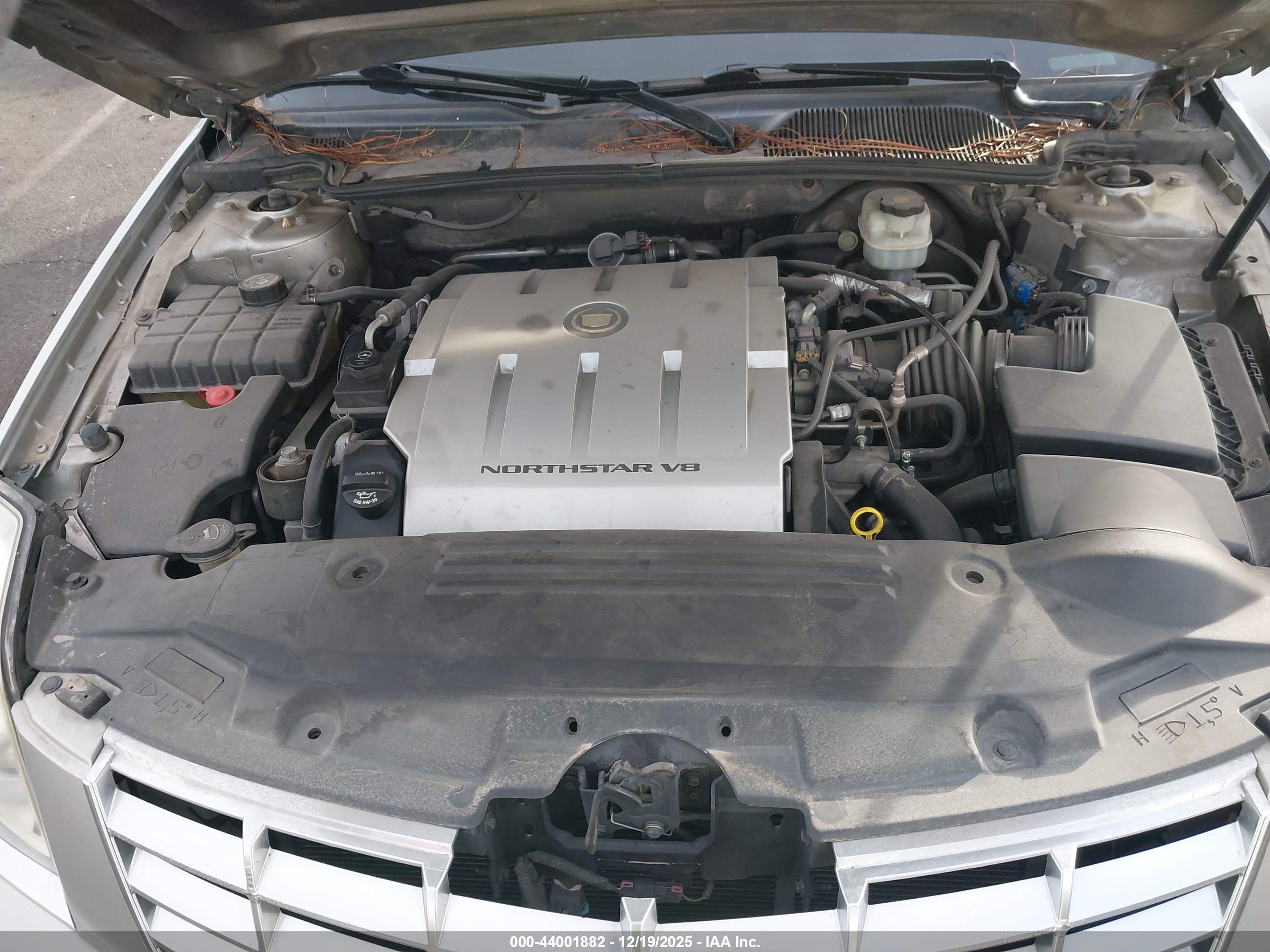 CADILLAC DTS image 10