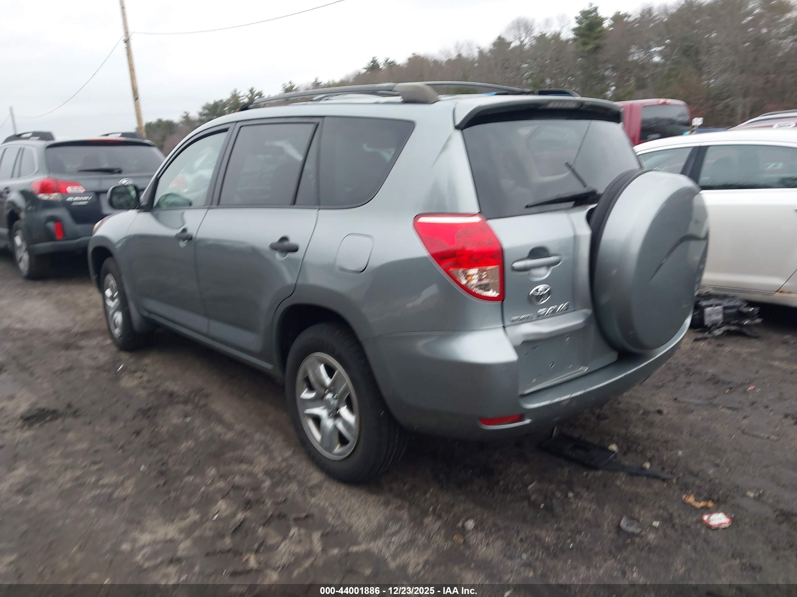 TOYOTA RAV4 image 3