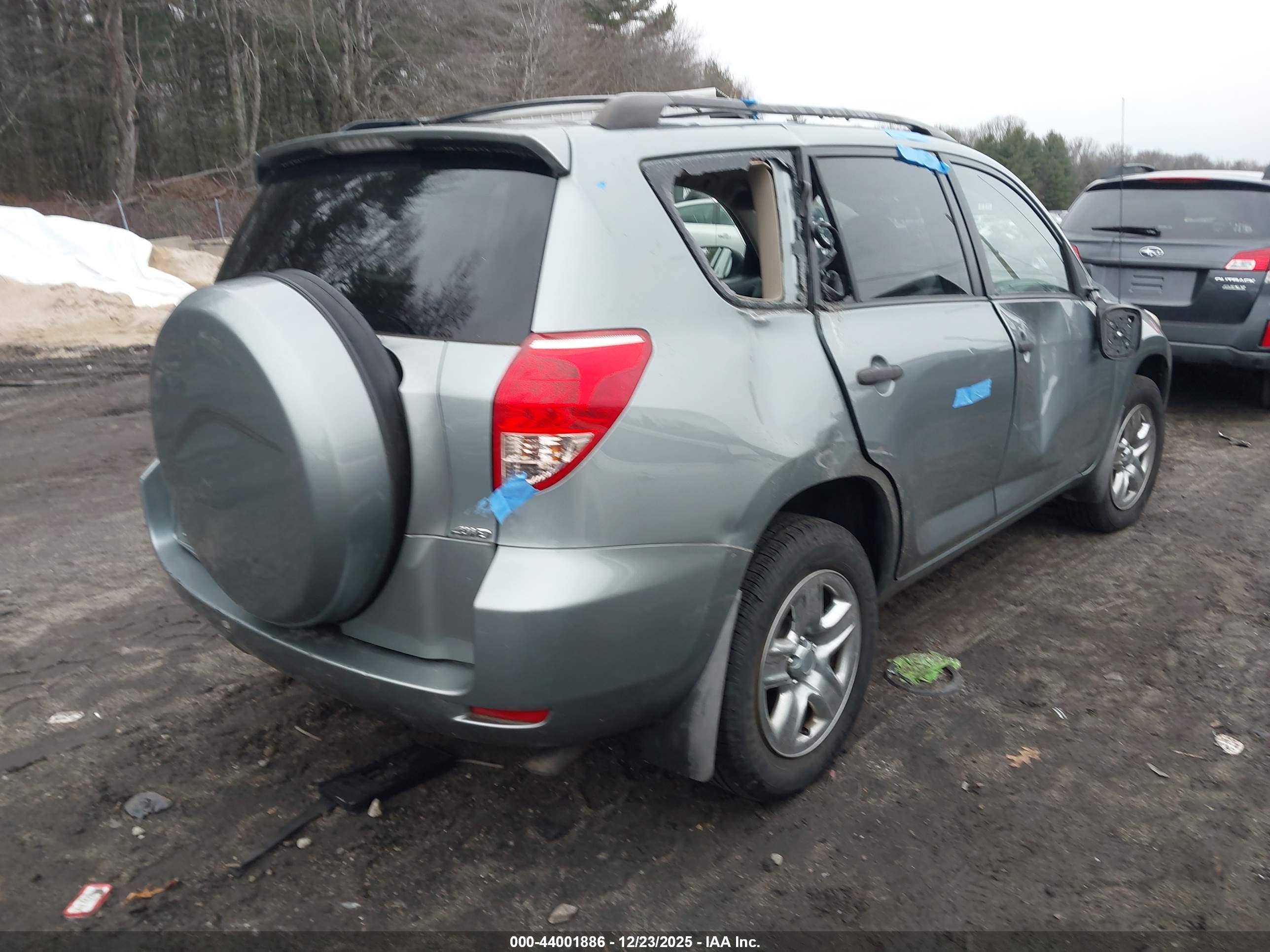 TOYOTA RAV4 image 4