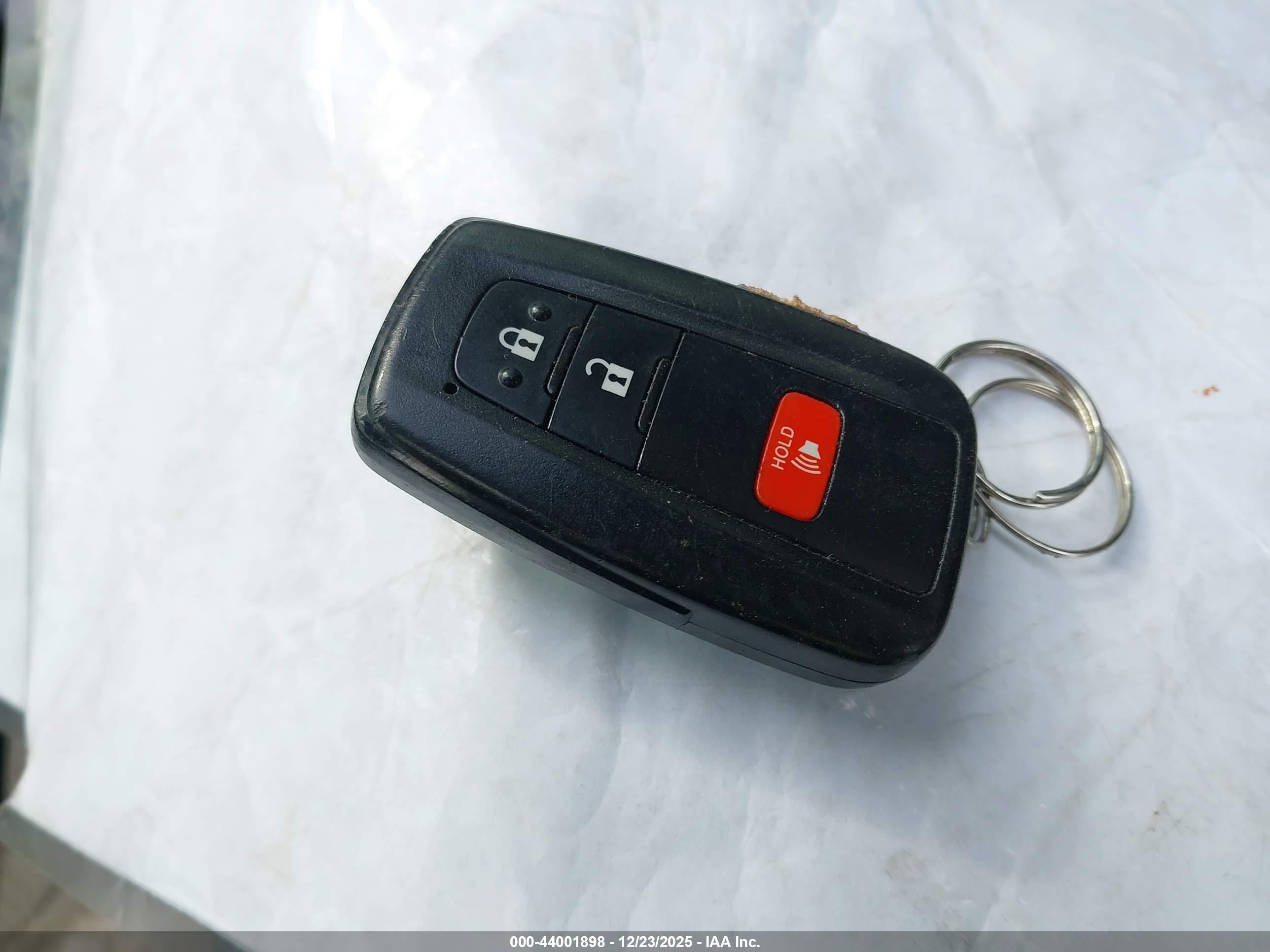 TOYOTA PRIUS image 11