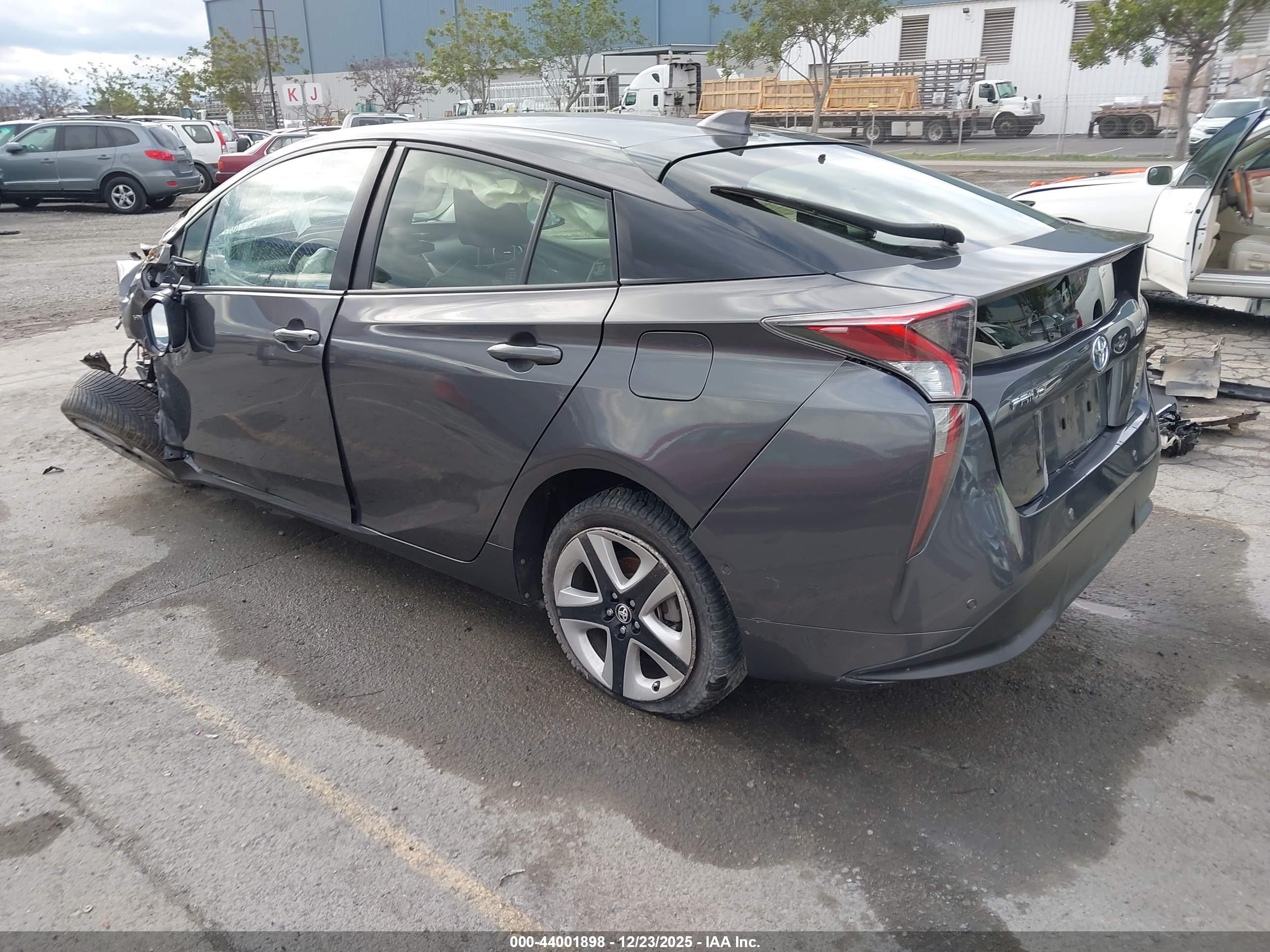TOYOTA PRIUS image 3