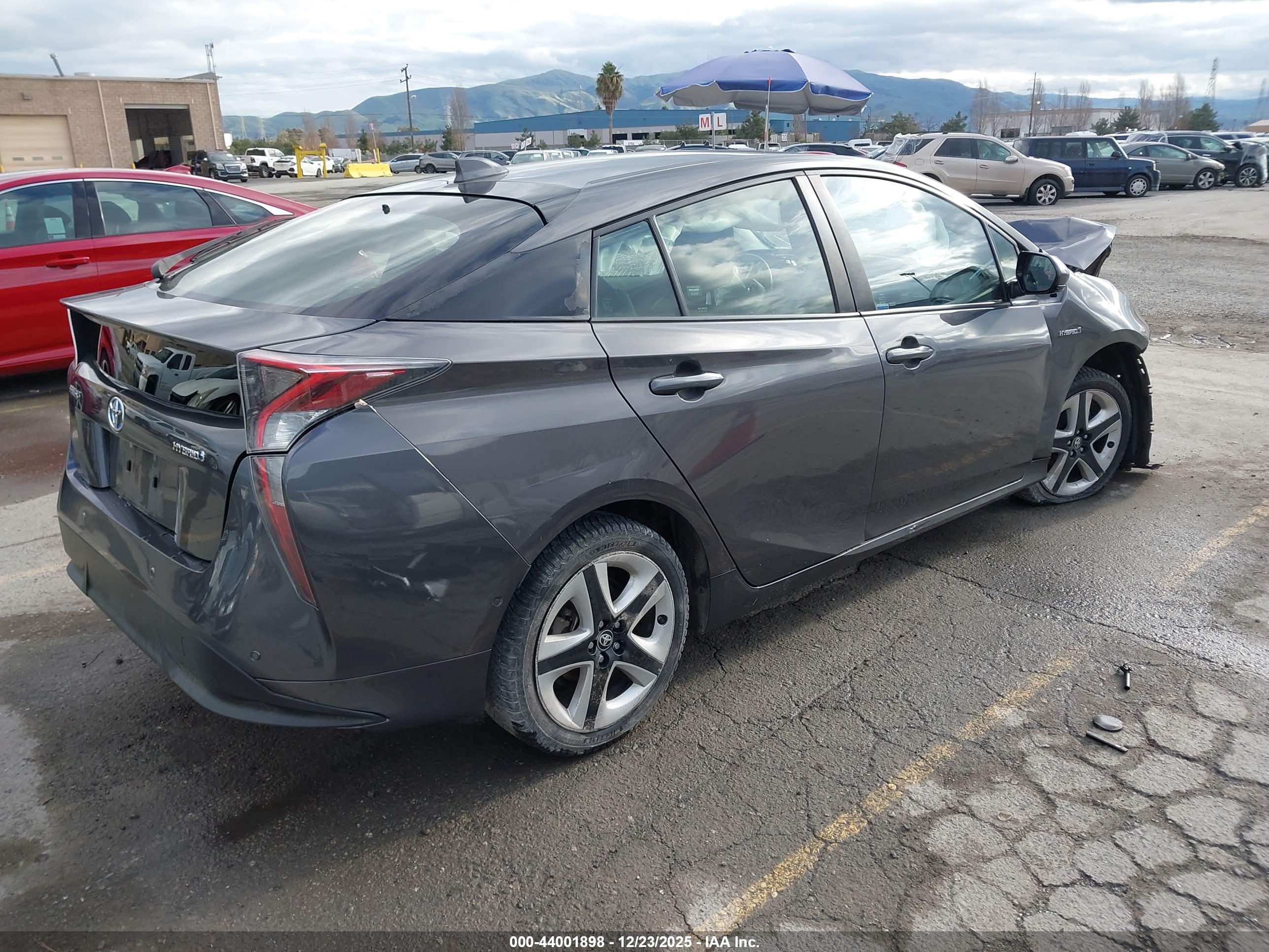 TOYOTA PRIUS image 4