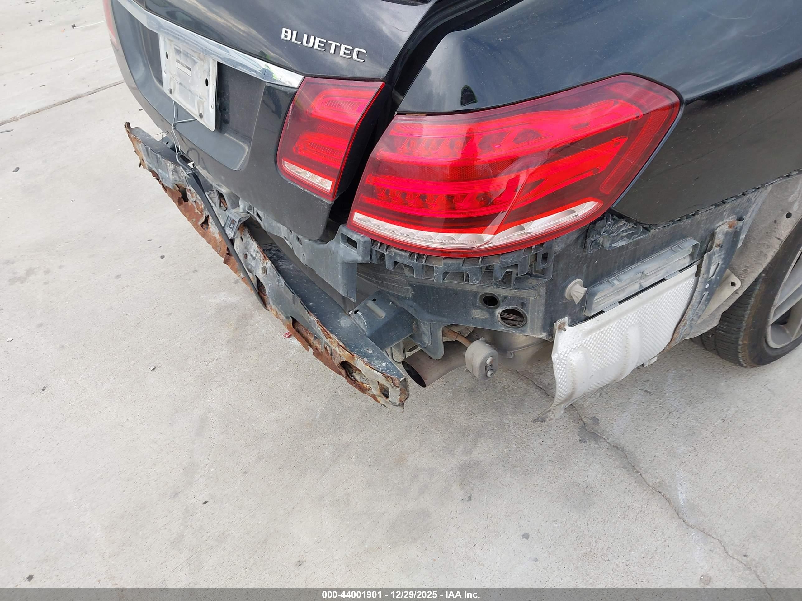 MERCEDES-BENZ E image 6