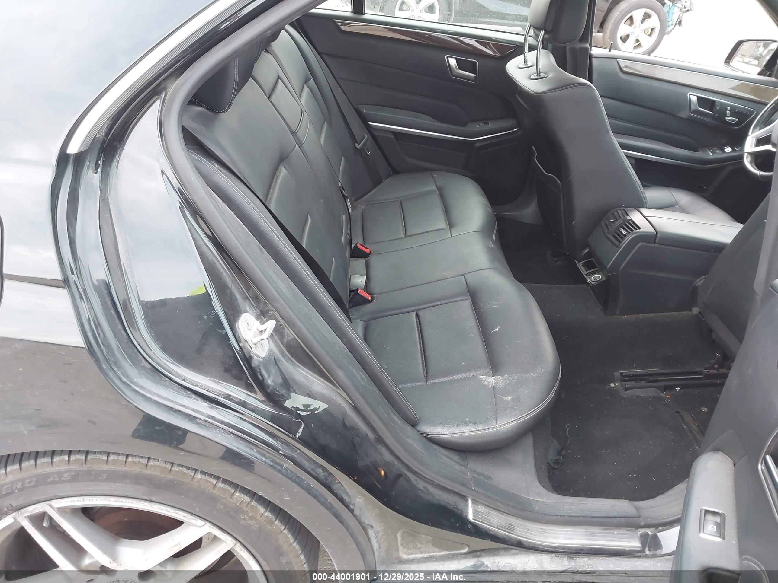 MERCEDES-BENZ E image 8