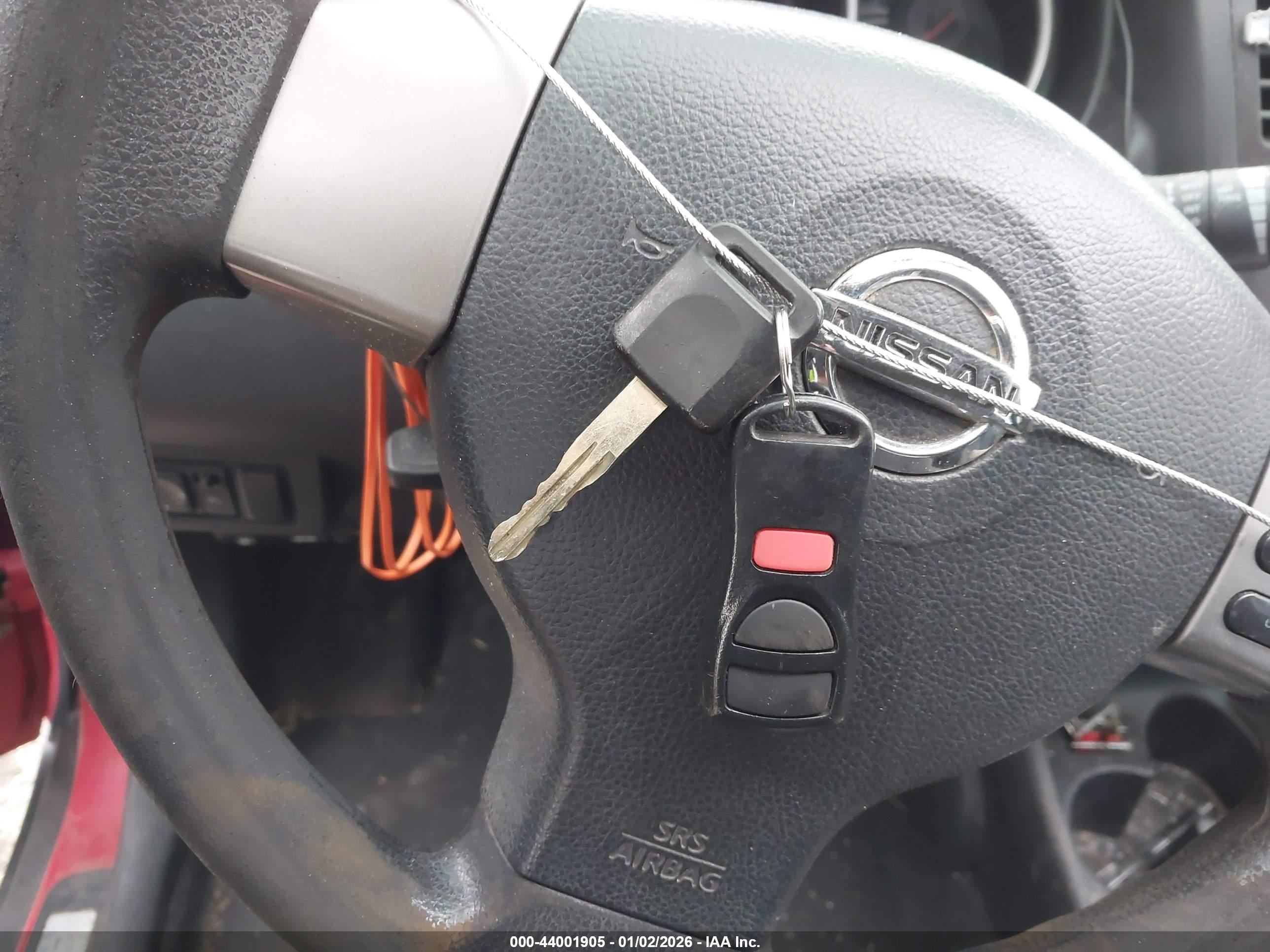 NISSAN VERSA image 11