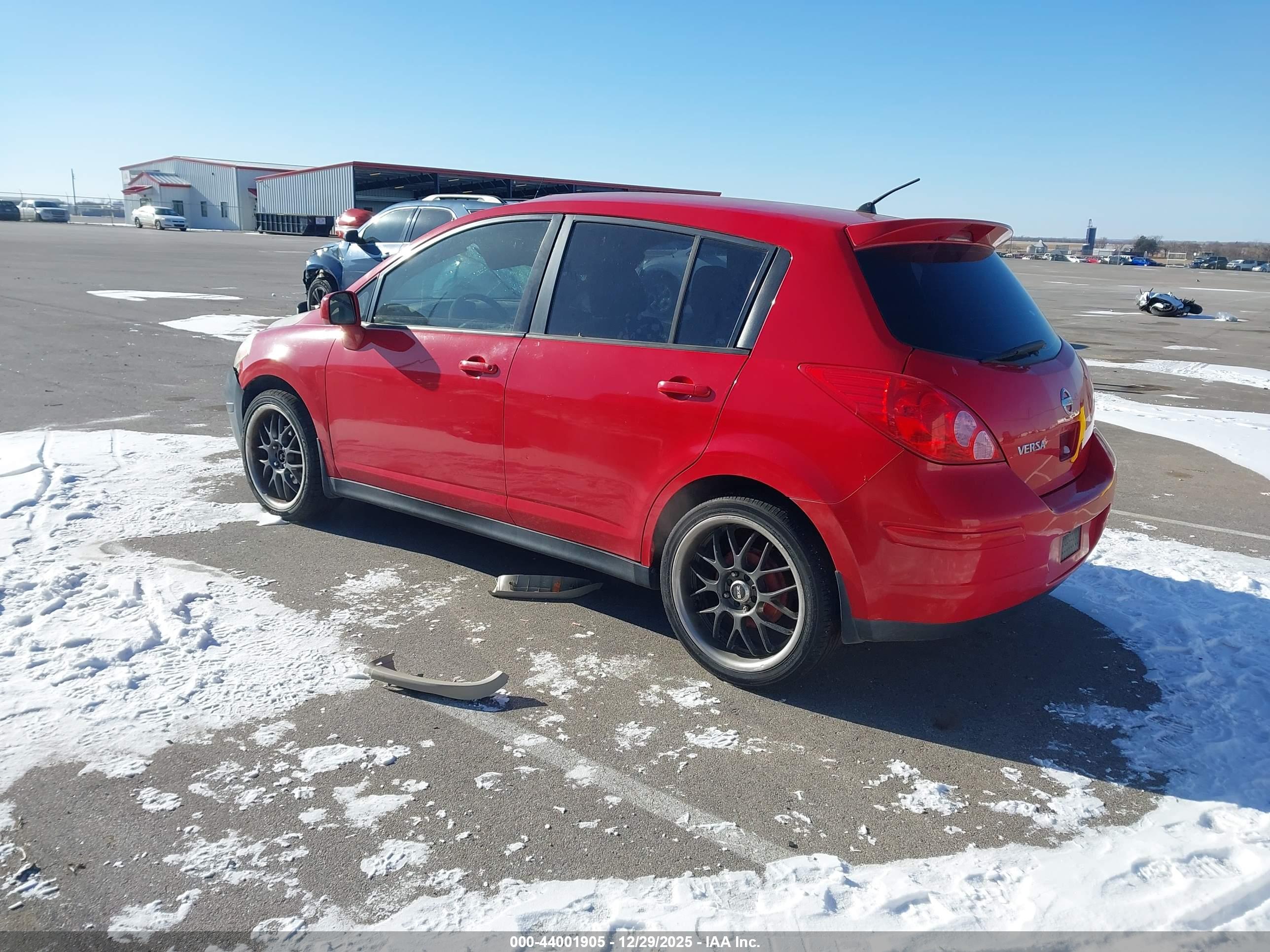 NISSAN VERSA image 3