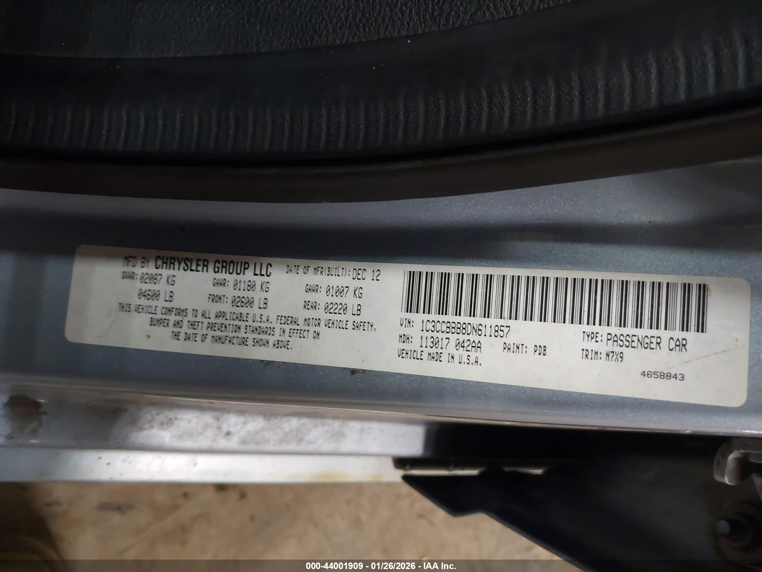 CHRYSLER 200 image 9