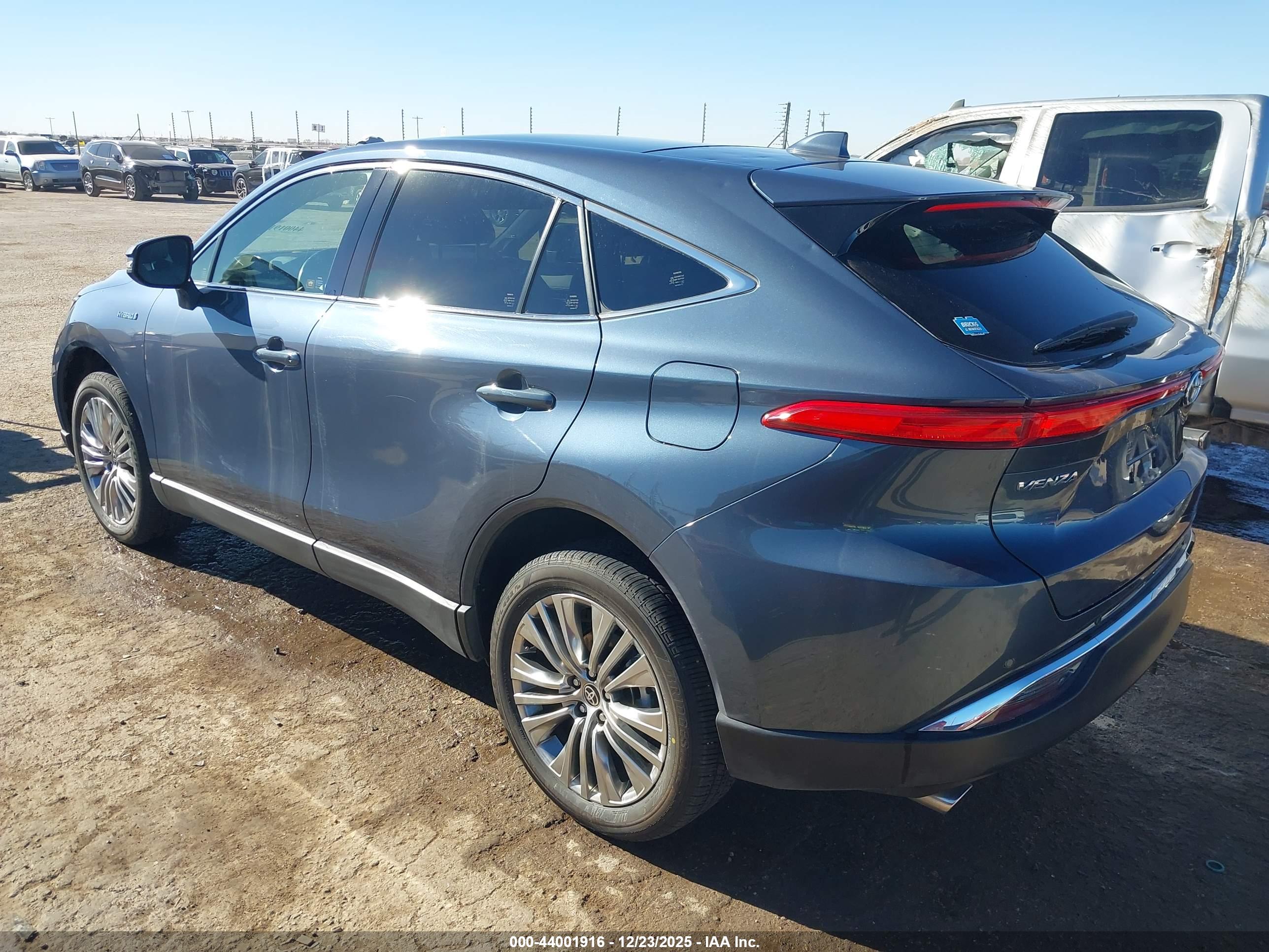 TOYOTA VENZA image 3