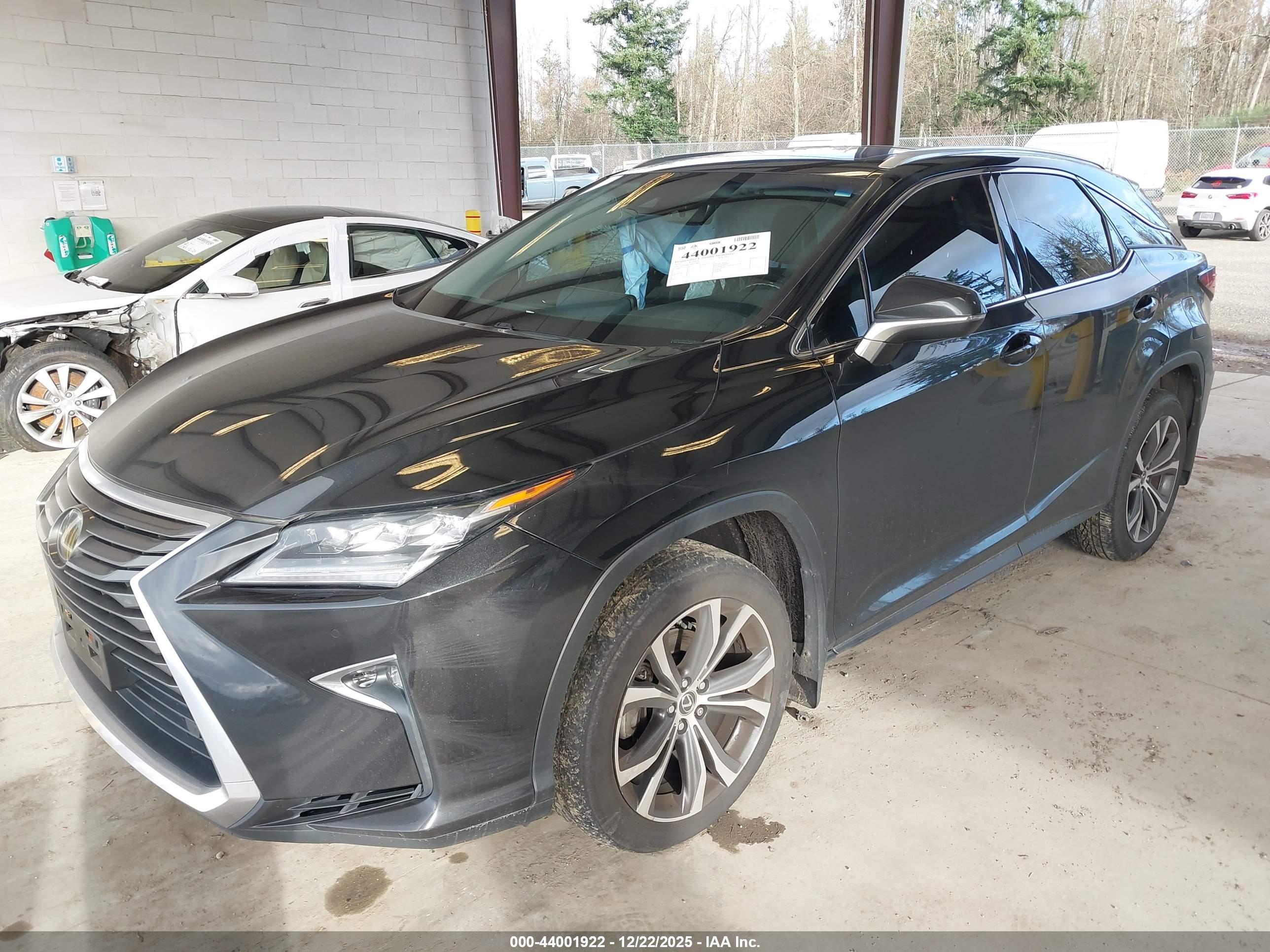 LEXUS RX image 2
